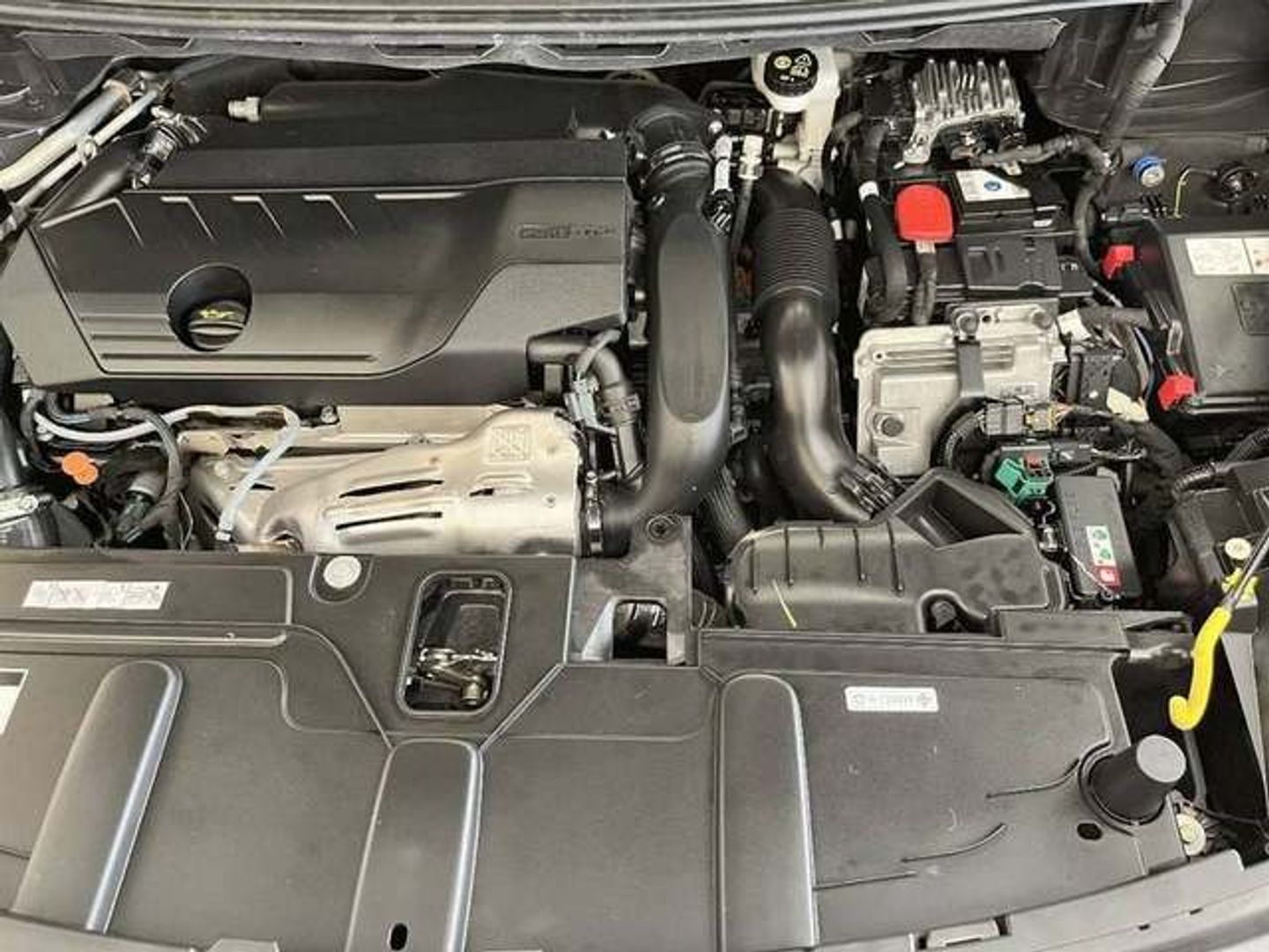 Peugeot 3008 Hybrid 225 Allure e-EAT8 165 kW (225 CV)