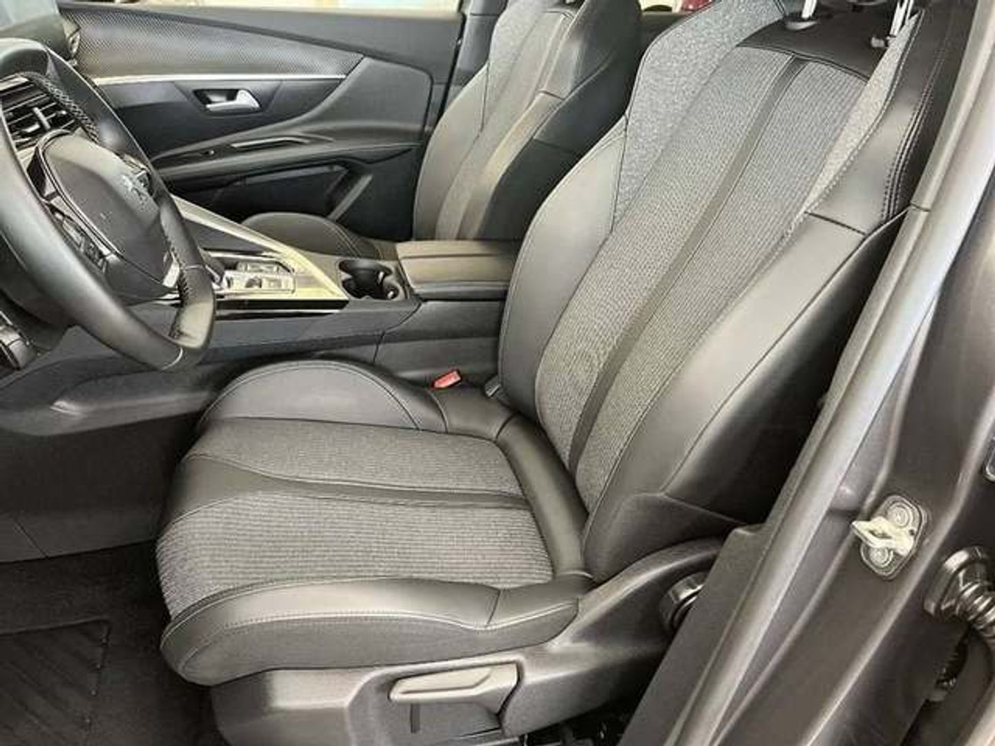 Peugeot 3008 Hybrid 225 Allure e-EAT8 165 kW (225 CV)