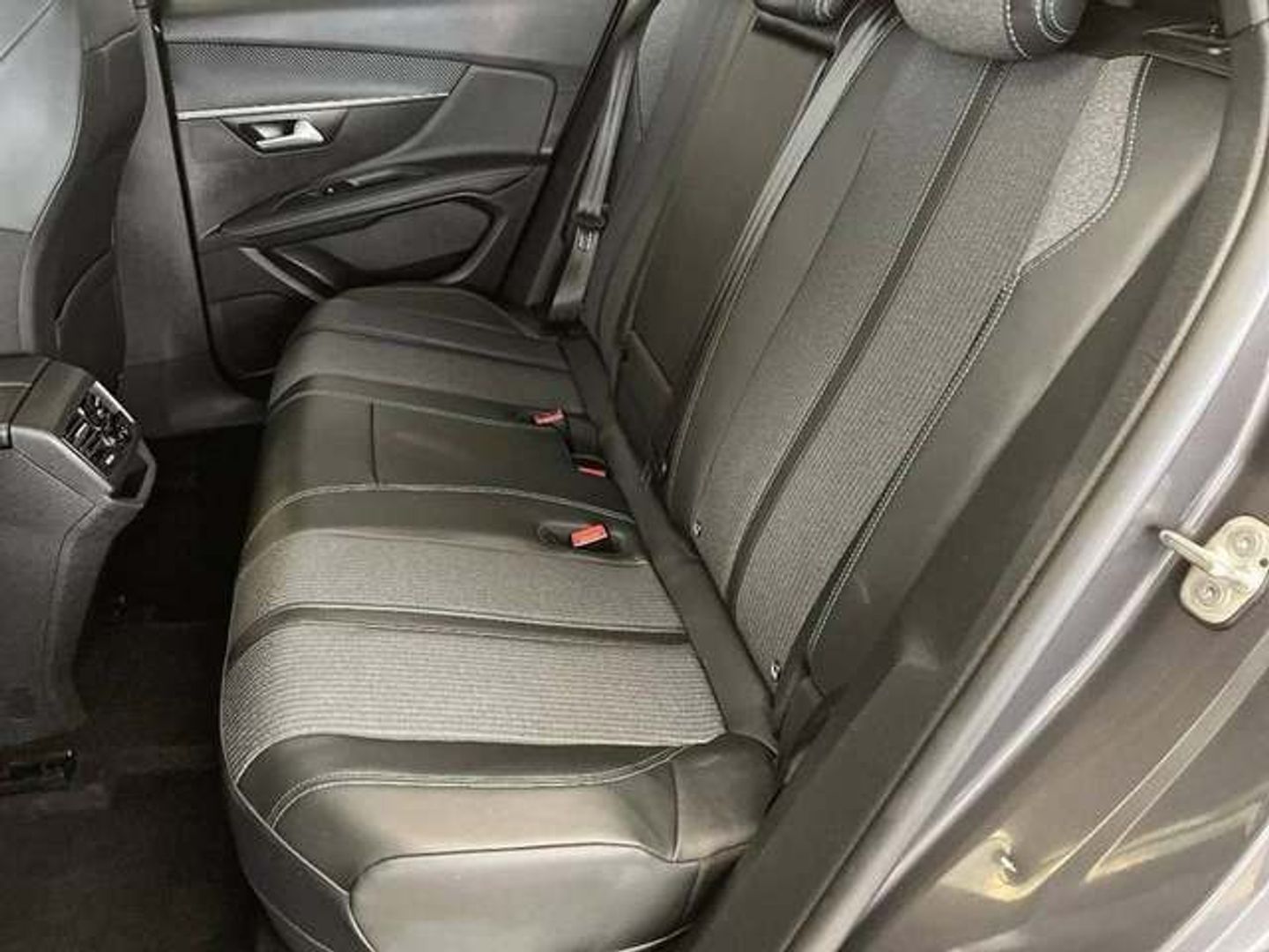 Peugeot 3008 Hybrid 225 Allure e-EAT8 165 kW (225 CV)