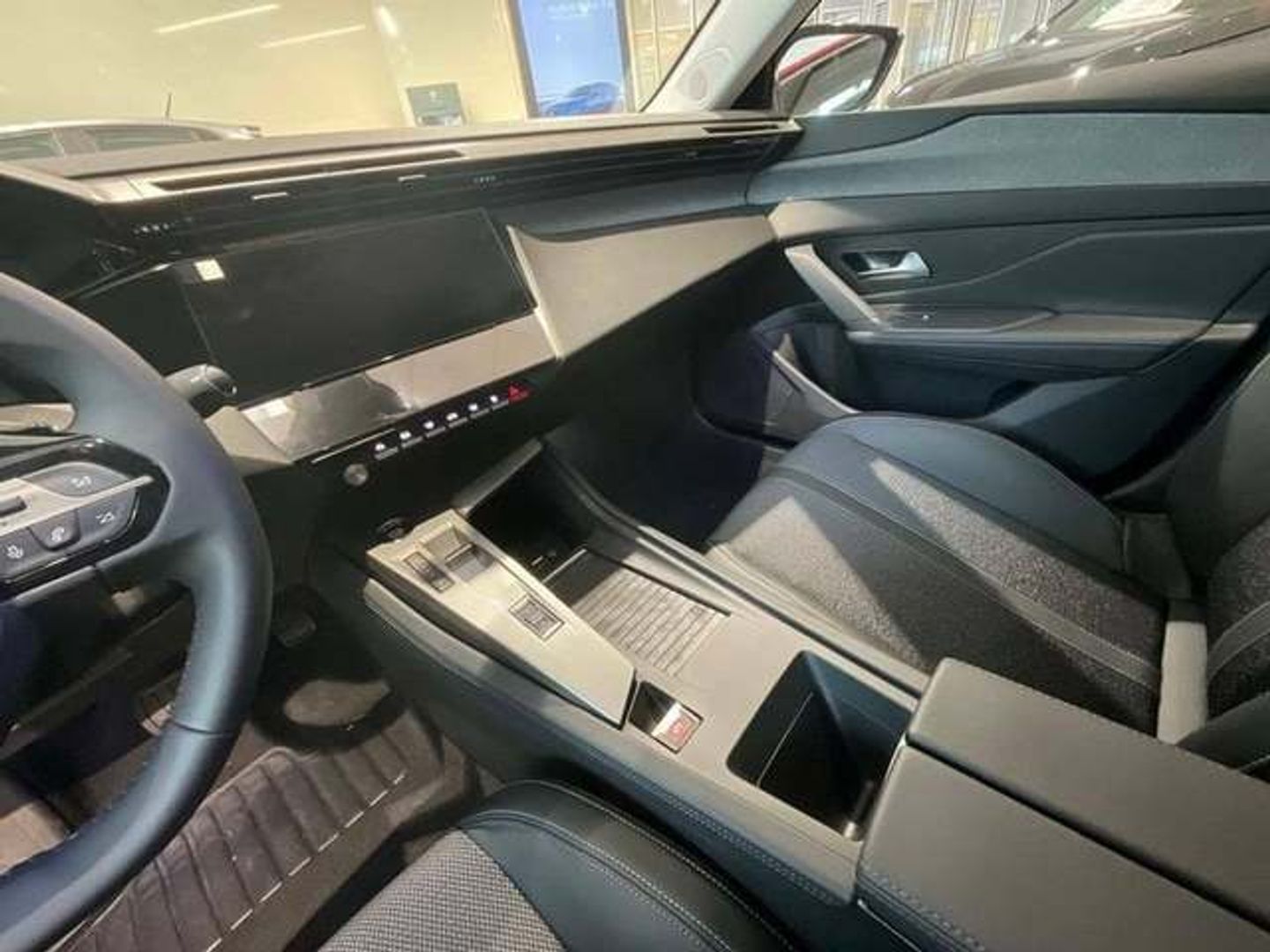 Peugeot 308 PureTech 130 S&S Allure EAT8 96 kW (130 CV)