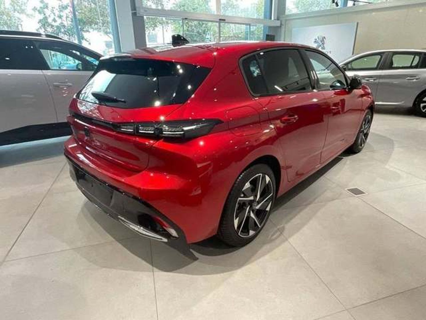 Peugeot 308 PureTech 130 S&S Allure EAT8 96 kW (130 CV)