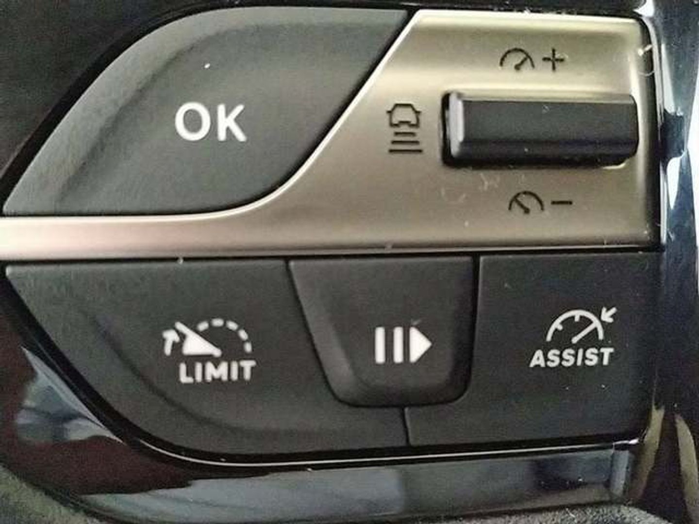 Peugeot 308 BlueHDi 130 S&S Active EAT8 96 kW (130 CV) Negro Compact