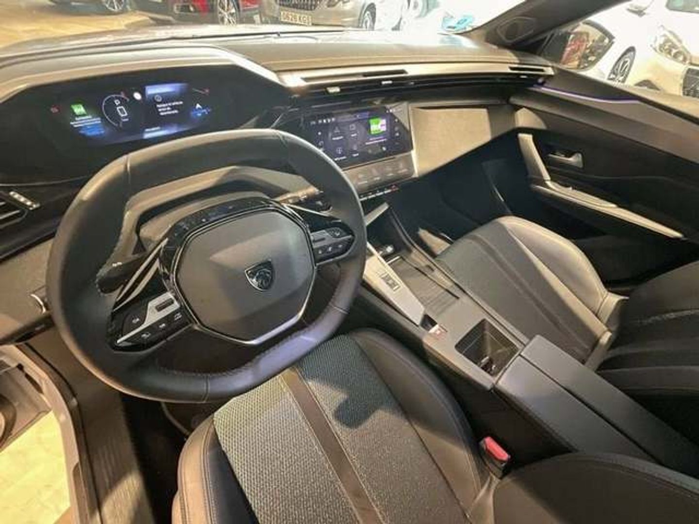 Peugeot e-308 First Edition Eléctrico 115 kW (156 CV) Blanco Sedan