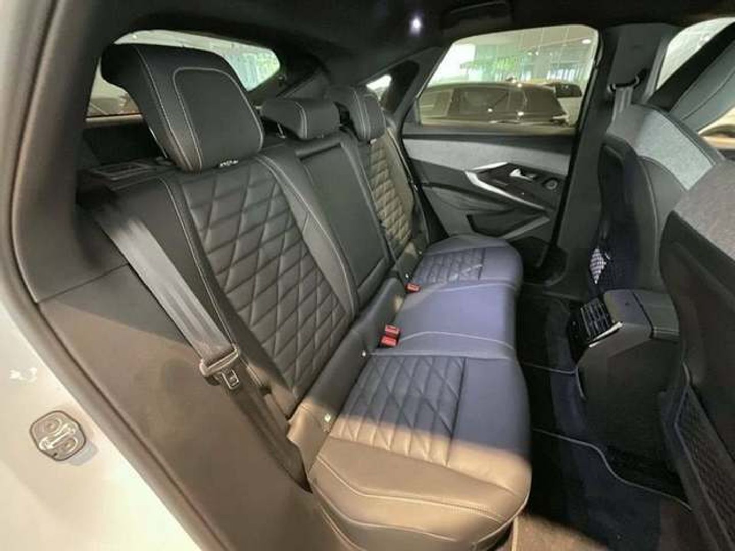 Peugeot e-3008 Eléctrico GT 157 kW (214 CV) Blanco SUV