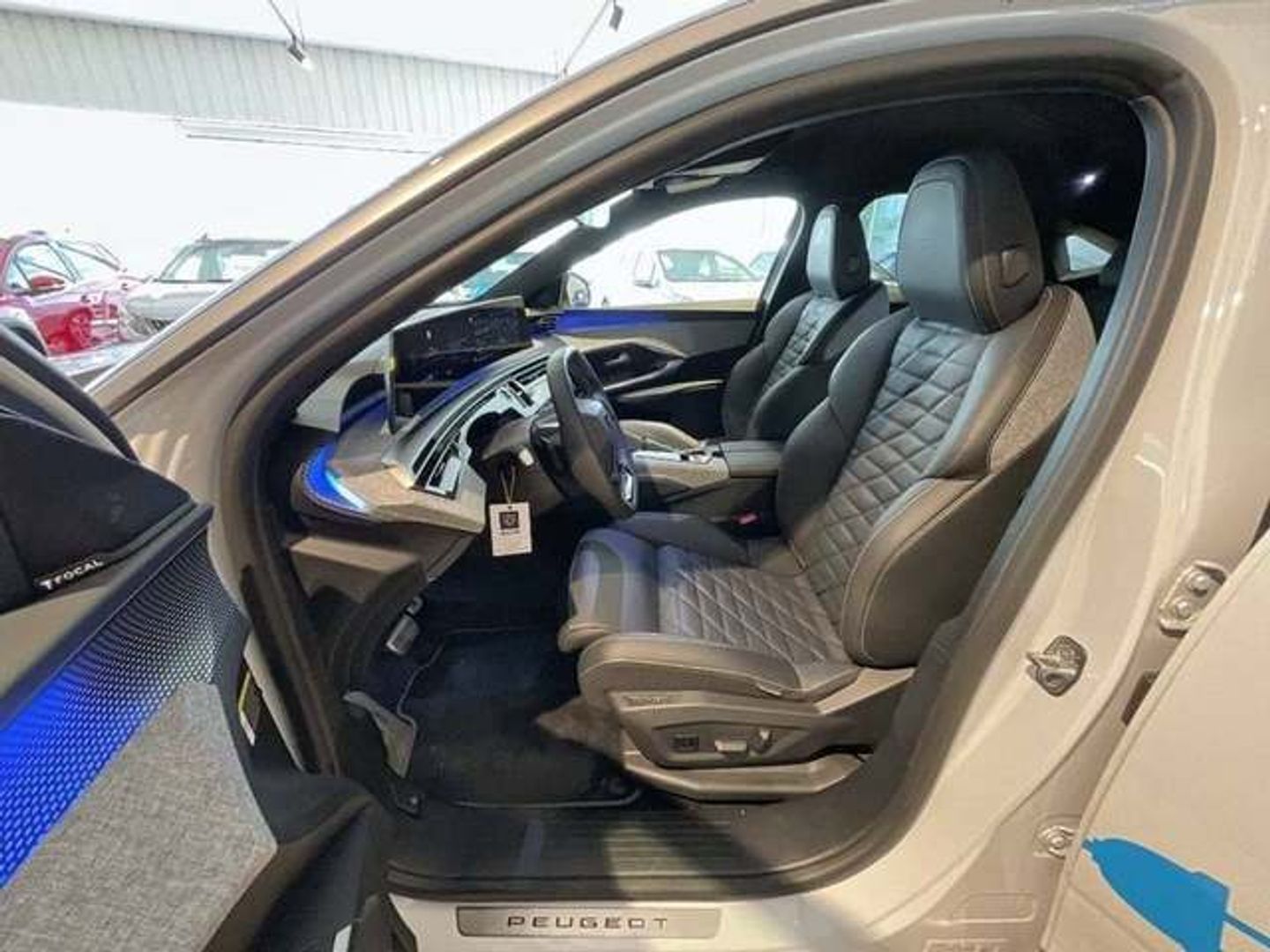 Peugeot e-3008 Eléctrico GT 157 kW (214 CV) Blanco SUV
