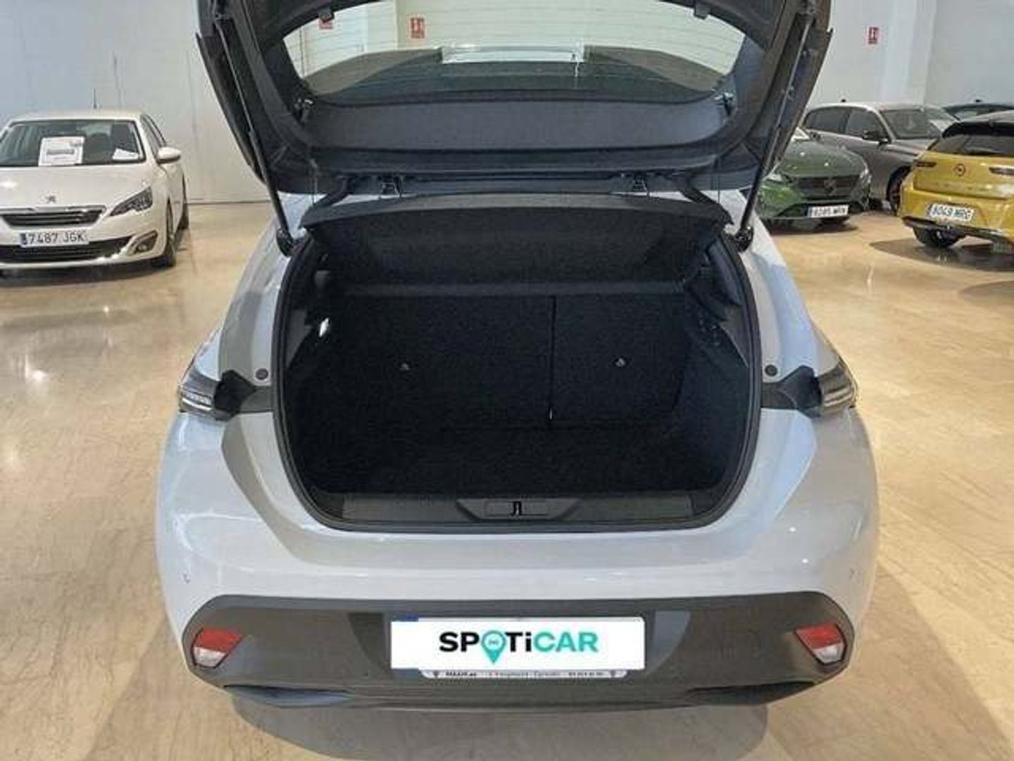 Peugeot 308 BlueHDi 130 S&S Active EAT8 96 kW (130 CV) Blanco Compact