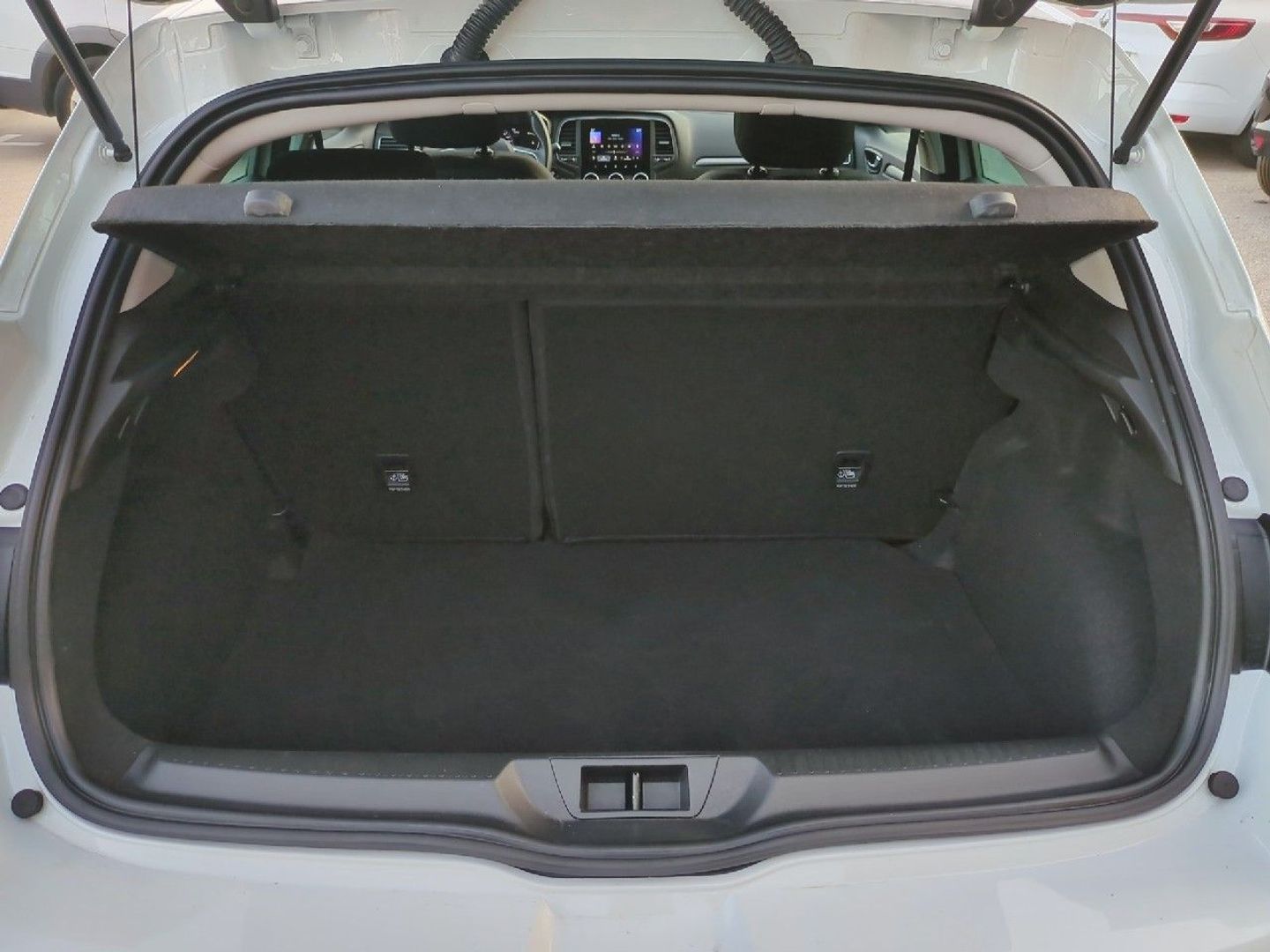Renault Megane Intens TCe 103 kW (140 CV) GPF Blanco Sedan