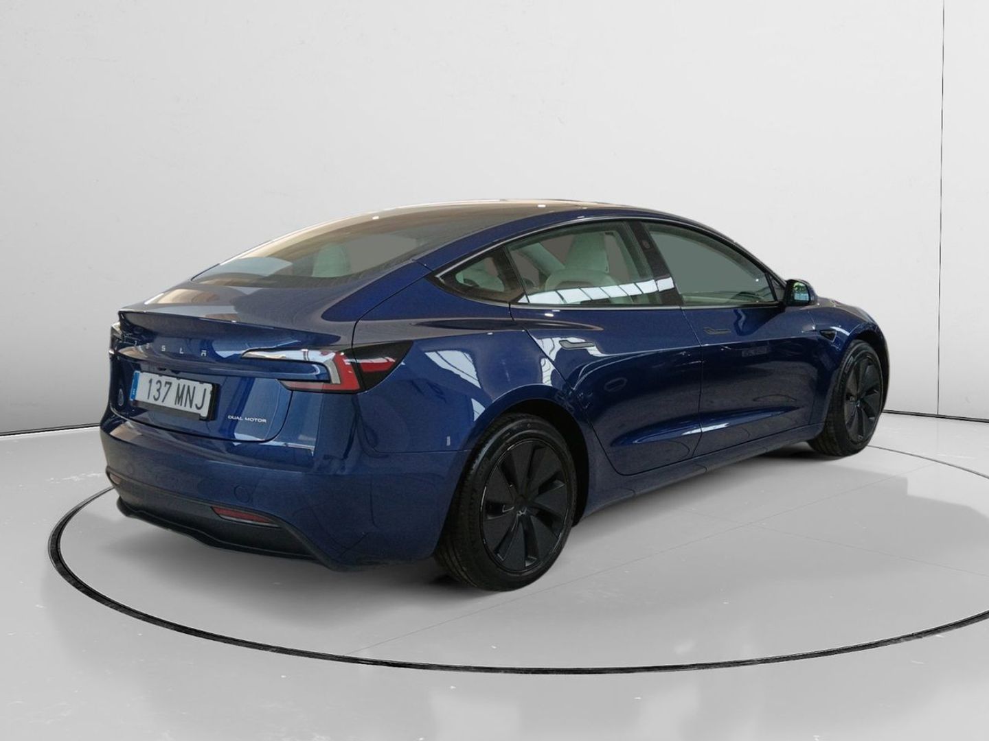 Tesla Model 3 Gran Autonomía 4WD 366 kW (498 CV) Azul Sedan
