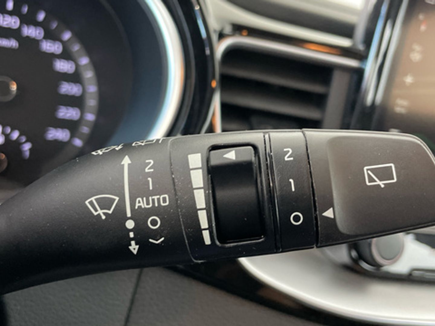 Kia XCeed 1.5 MHEV iMT Tech 118 kW (160 CV) Gris Plata SUV