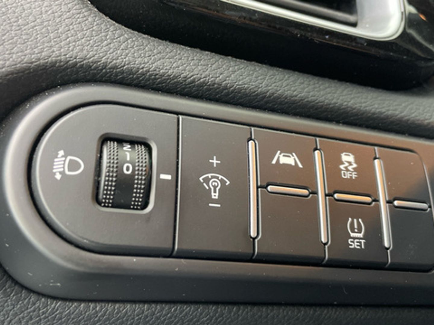 Kia XCeed 1.5 MHEV iMT Tech 118 kW (160 CV) Gris Plata SUV