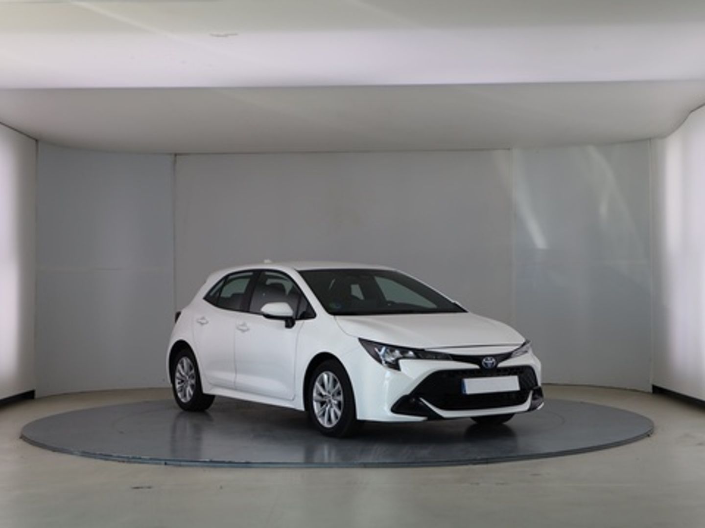 Toyota Corolla 140H Active Plus 103 kW (140 CV) Blanco Sedan