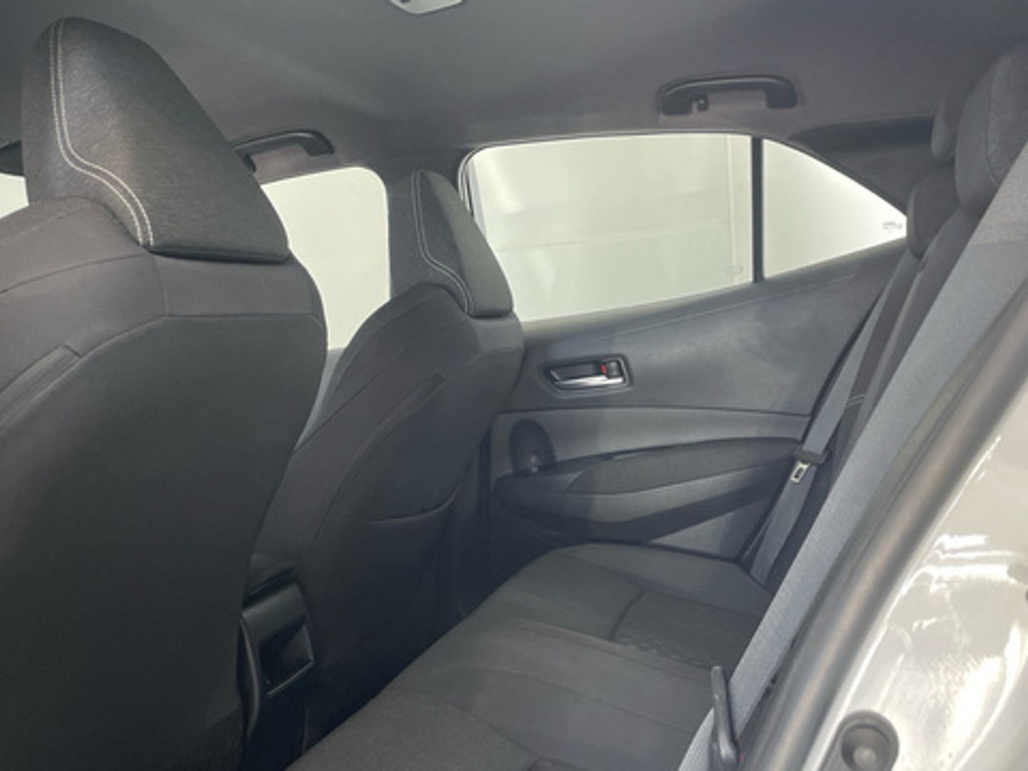 Toyota Corolla 140H Active Plus 103 kW (140 CV) Blanco Sedan
