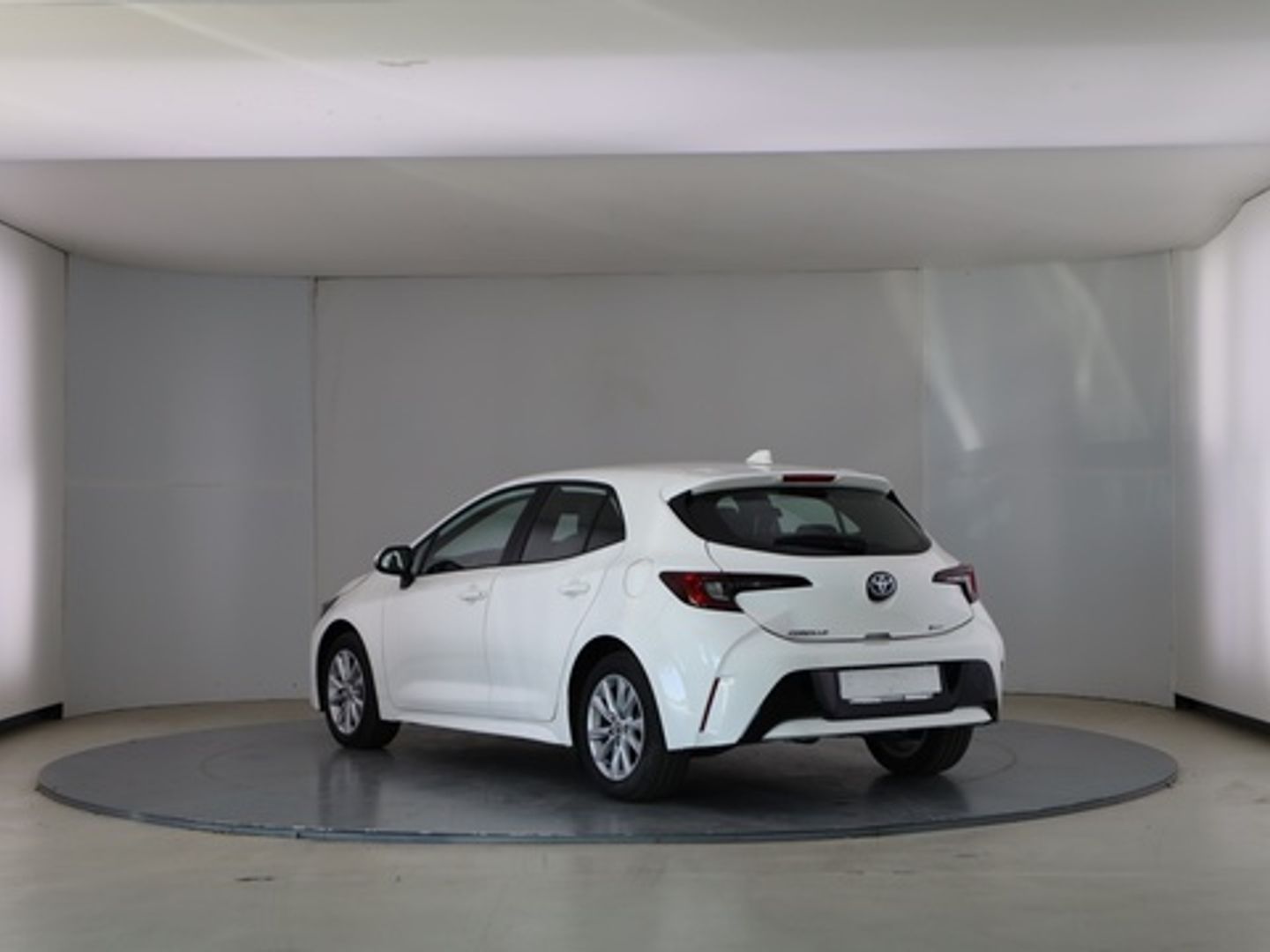 Toyota Corolla 140H Active Plus 103 kW (140 CV) Blanco Sedan