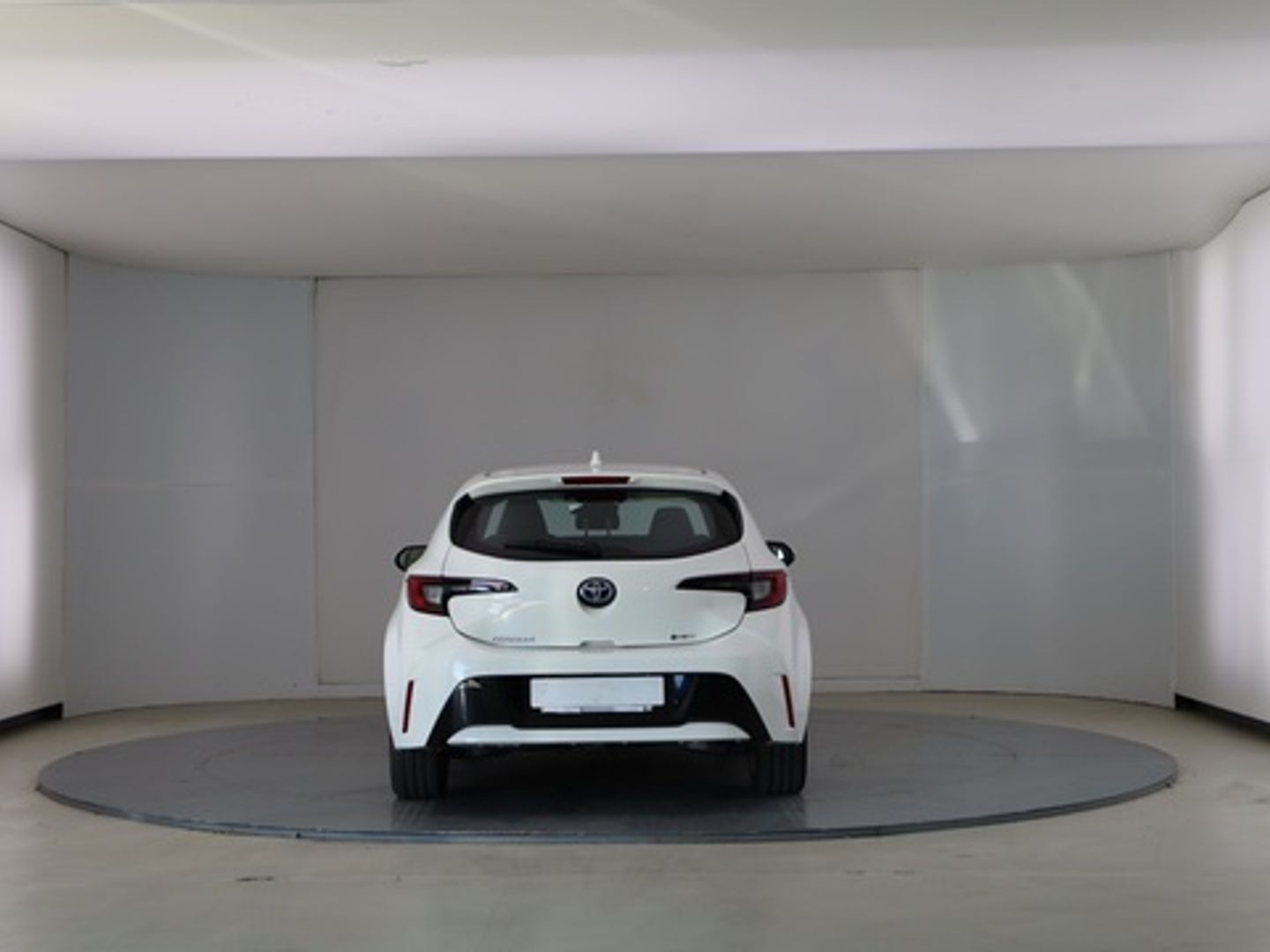 Toyota Corolla 140H Active Plus 103 kW (140 CV) Blanco Sedan