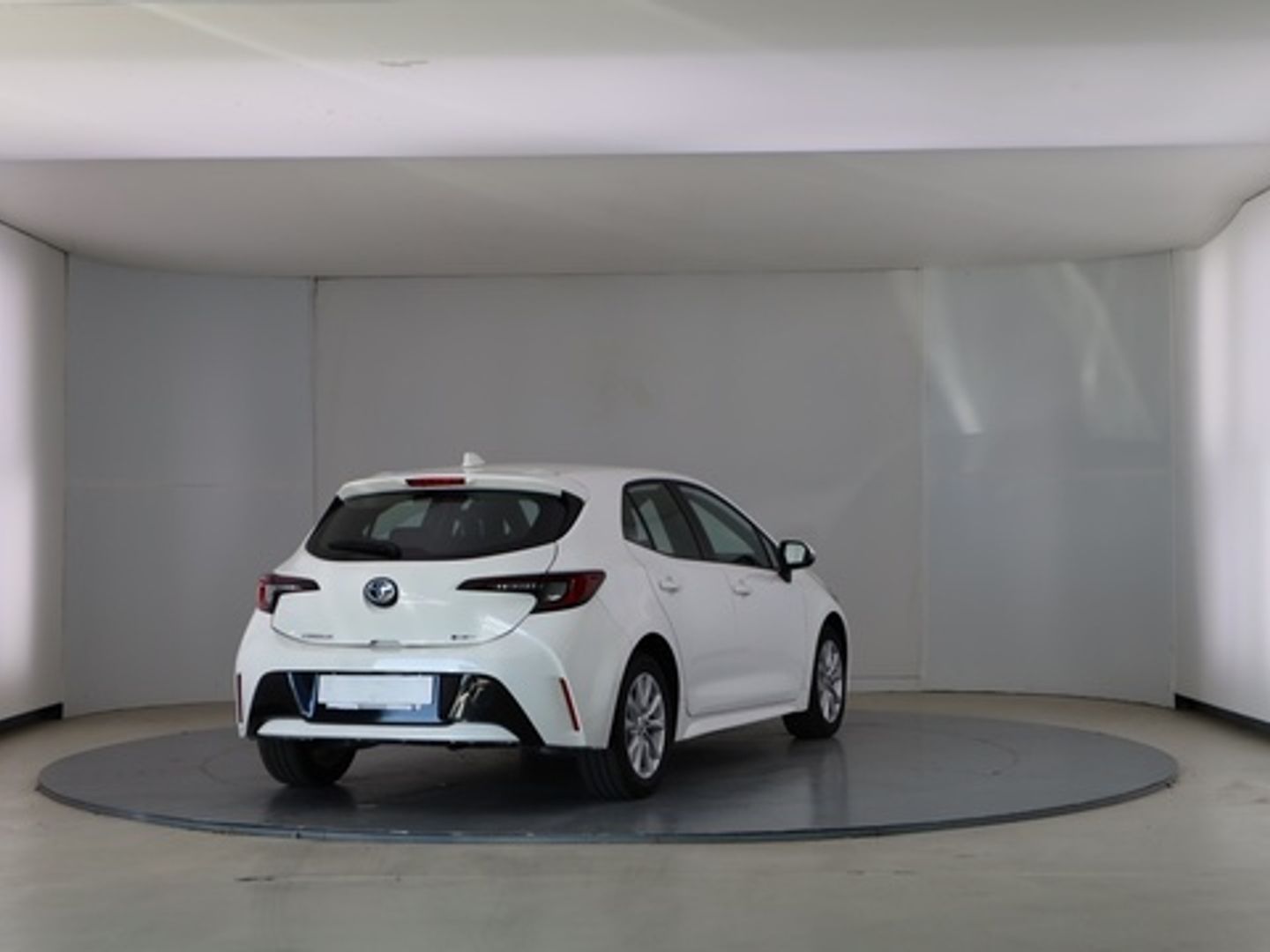 Toyota Corolla 140H Active Plus 103 kW (140 CV) Blanco Sedan