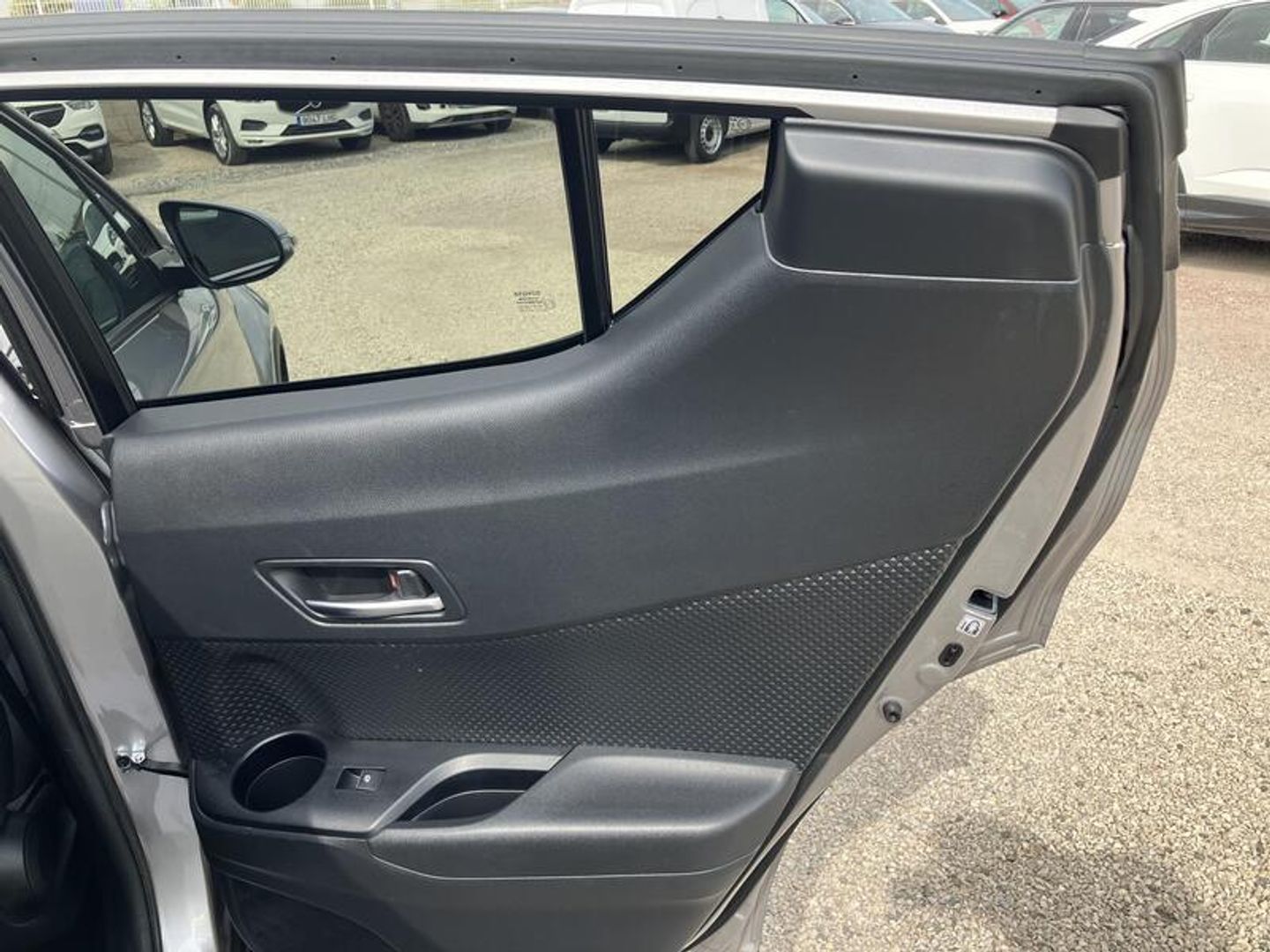 Toyota C-HR 1.8 125H Advance 90 kW (122 CV) Gris SUV