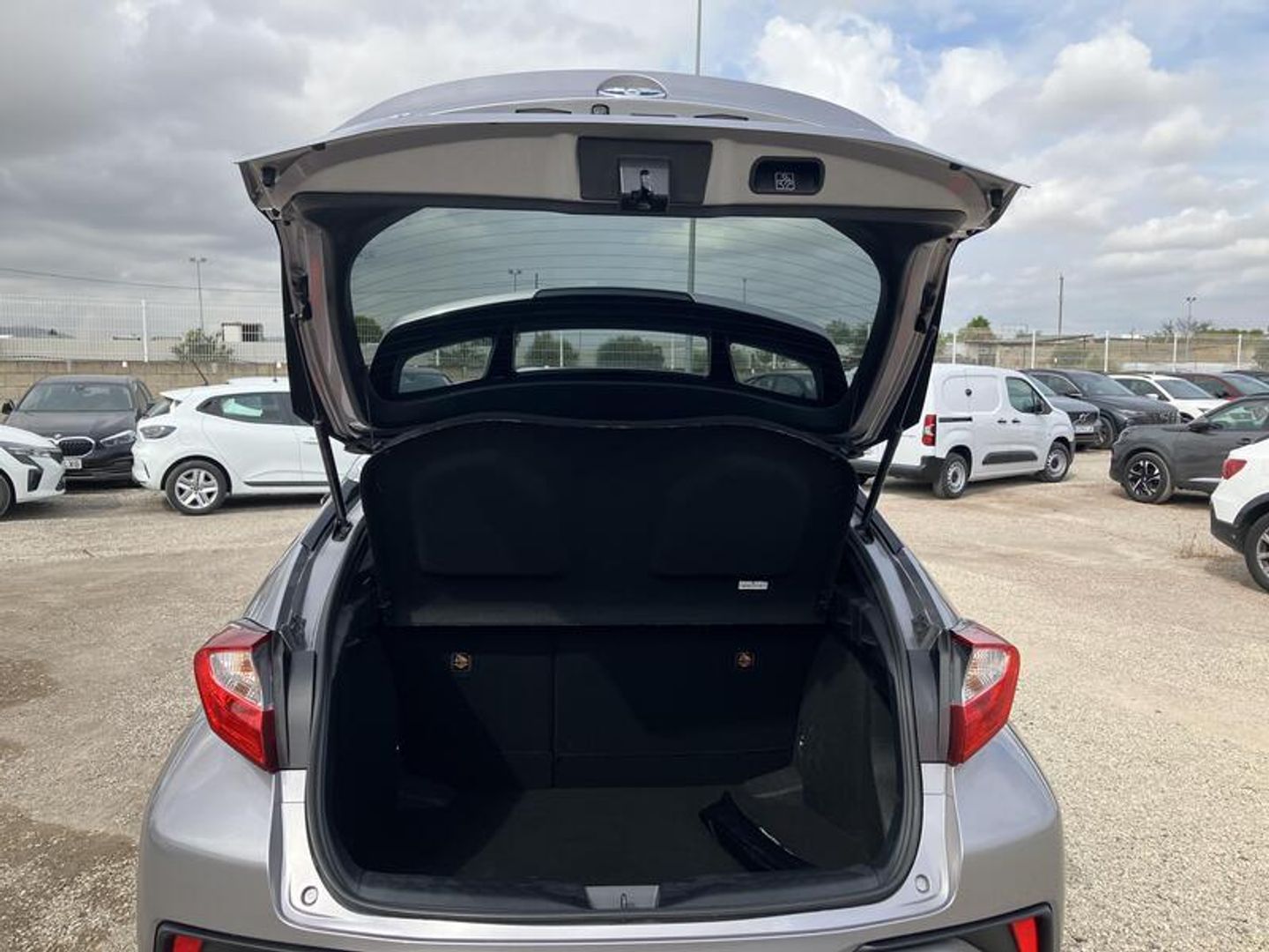 Toyota C-HR 1.8 125H Advance 90 kW (122 CV) Gris SUV