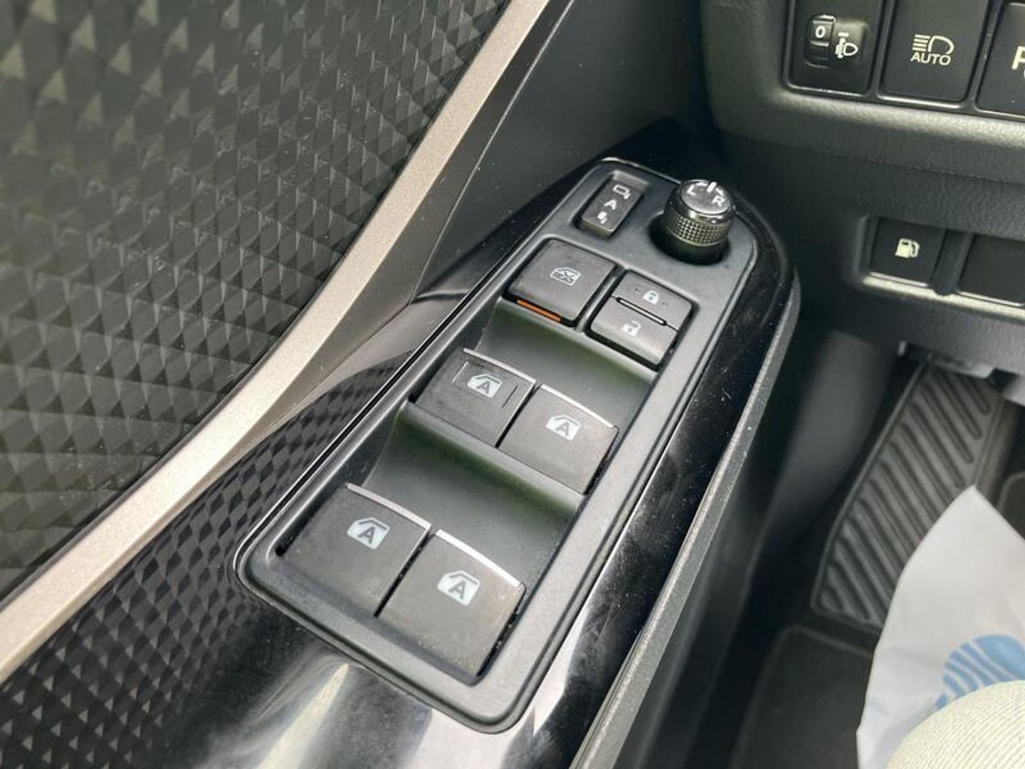 Toyota C-HR 1.8 125H Advance 90 kW (122 CV) Gris SUV