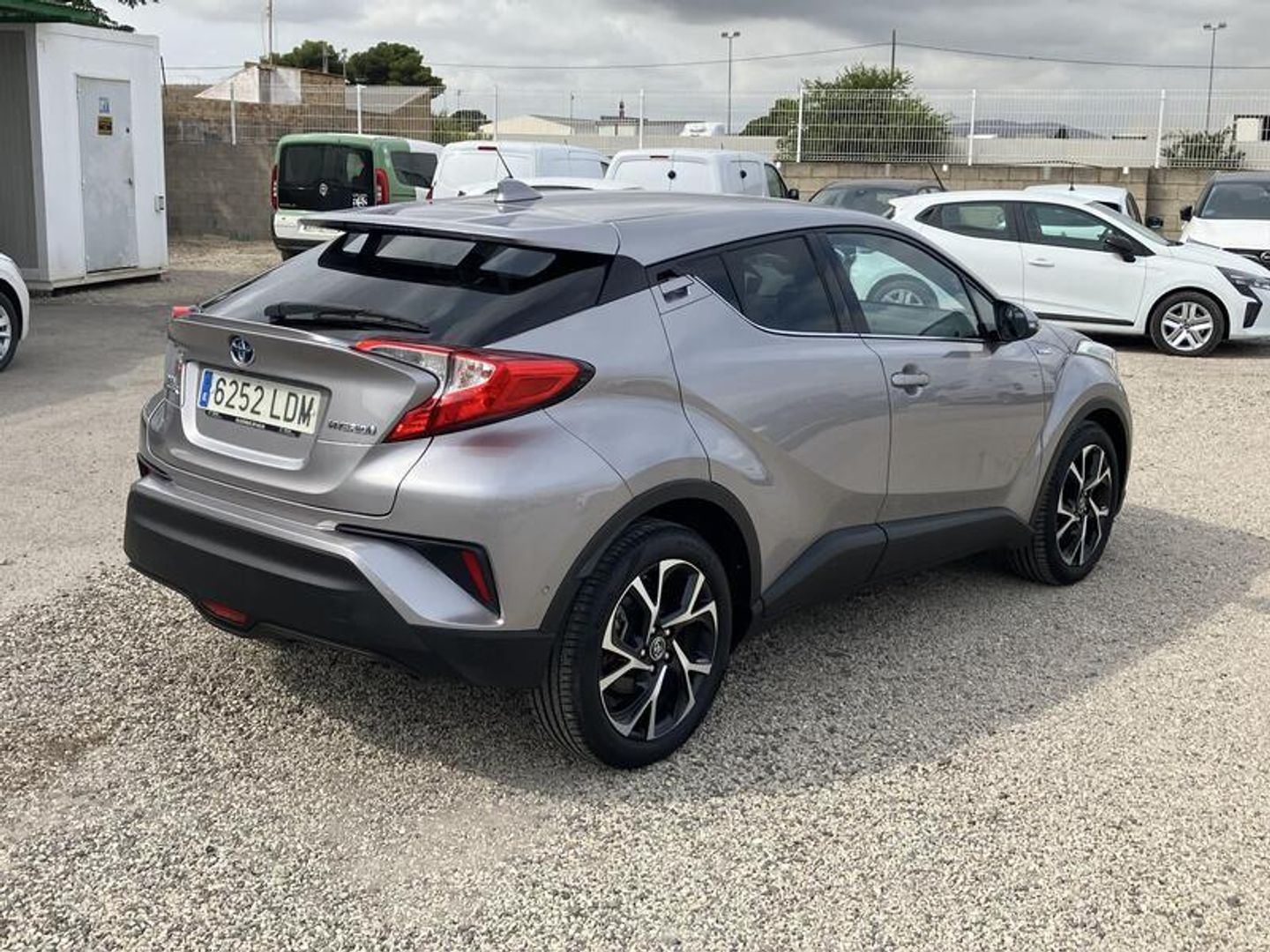 Toyota C-HR 1.8 125H Advance 90 kW (122 CV) Gris SUV