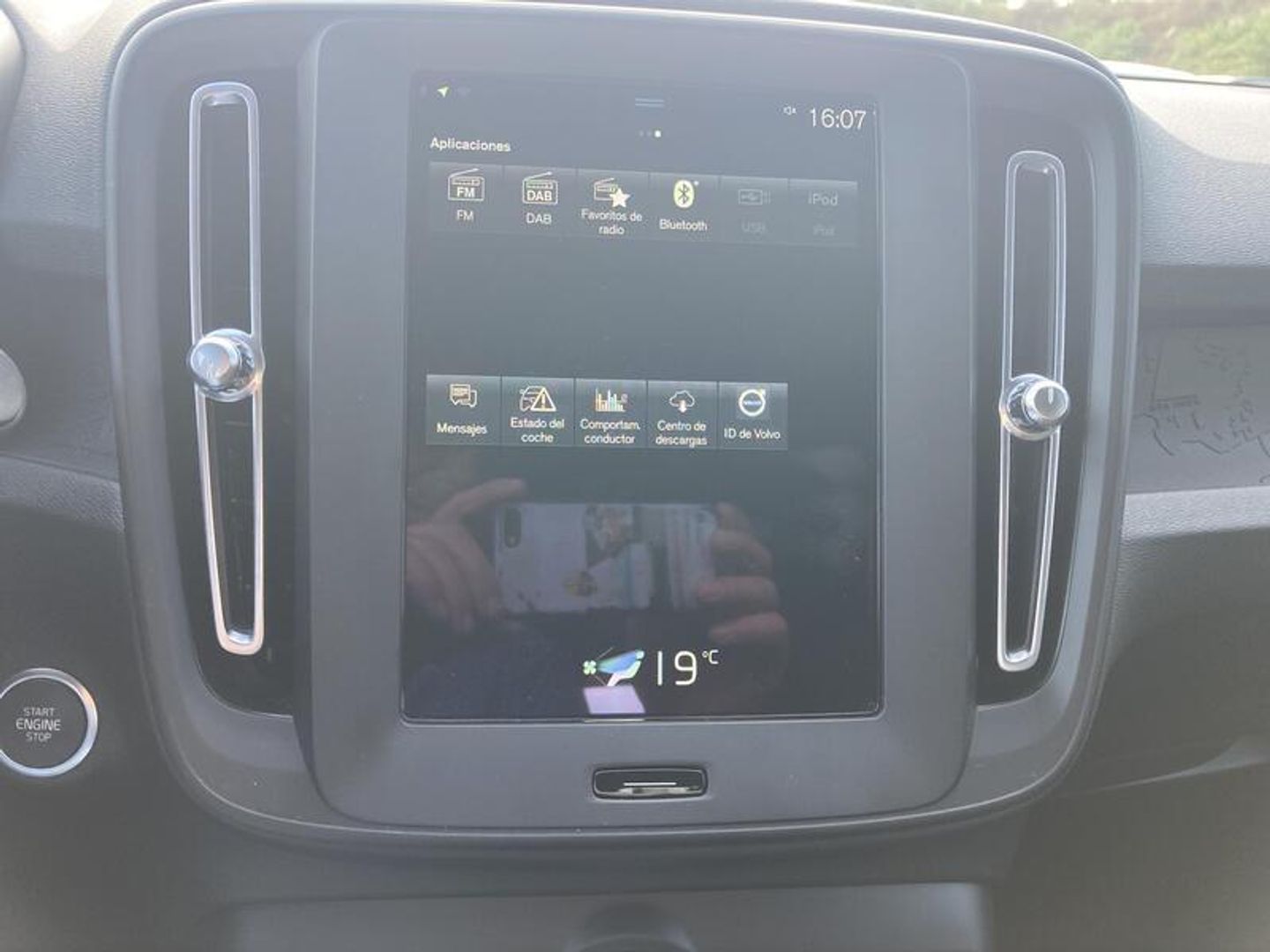 Volvo XC40 T3 Momentum Core 120 kW (163 CV) Blanco SUV