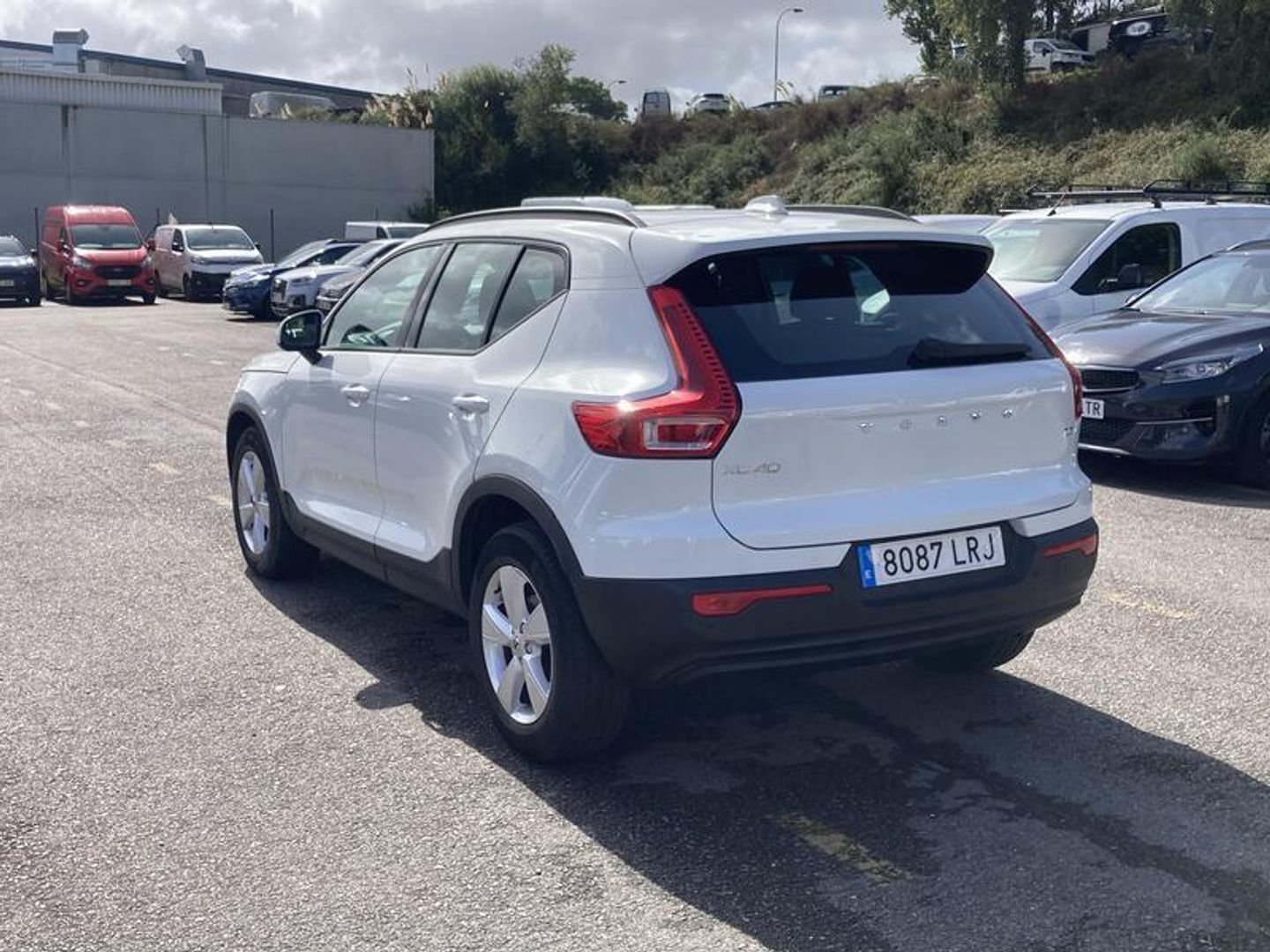 Volvo XC40 T3 Momentum Core 120 kW (163 CV) Blanco SUV