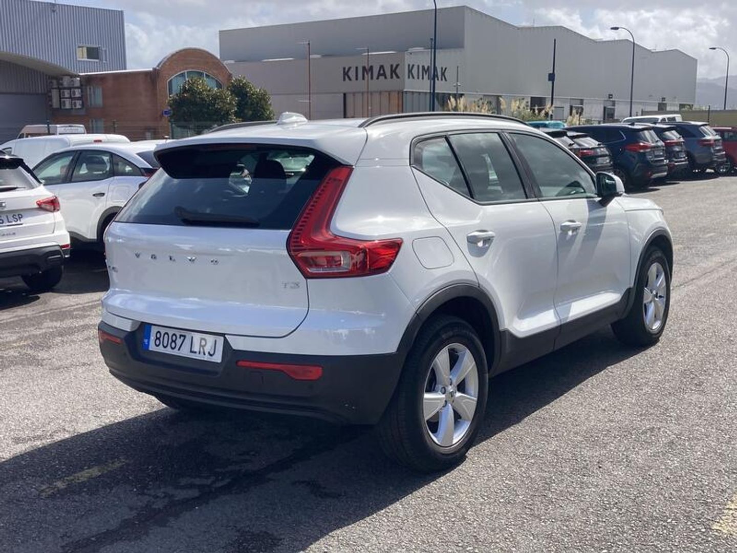 Volvo XC40 T3 Momentum Core 120 kW (163 CV) Blanco SUV