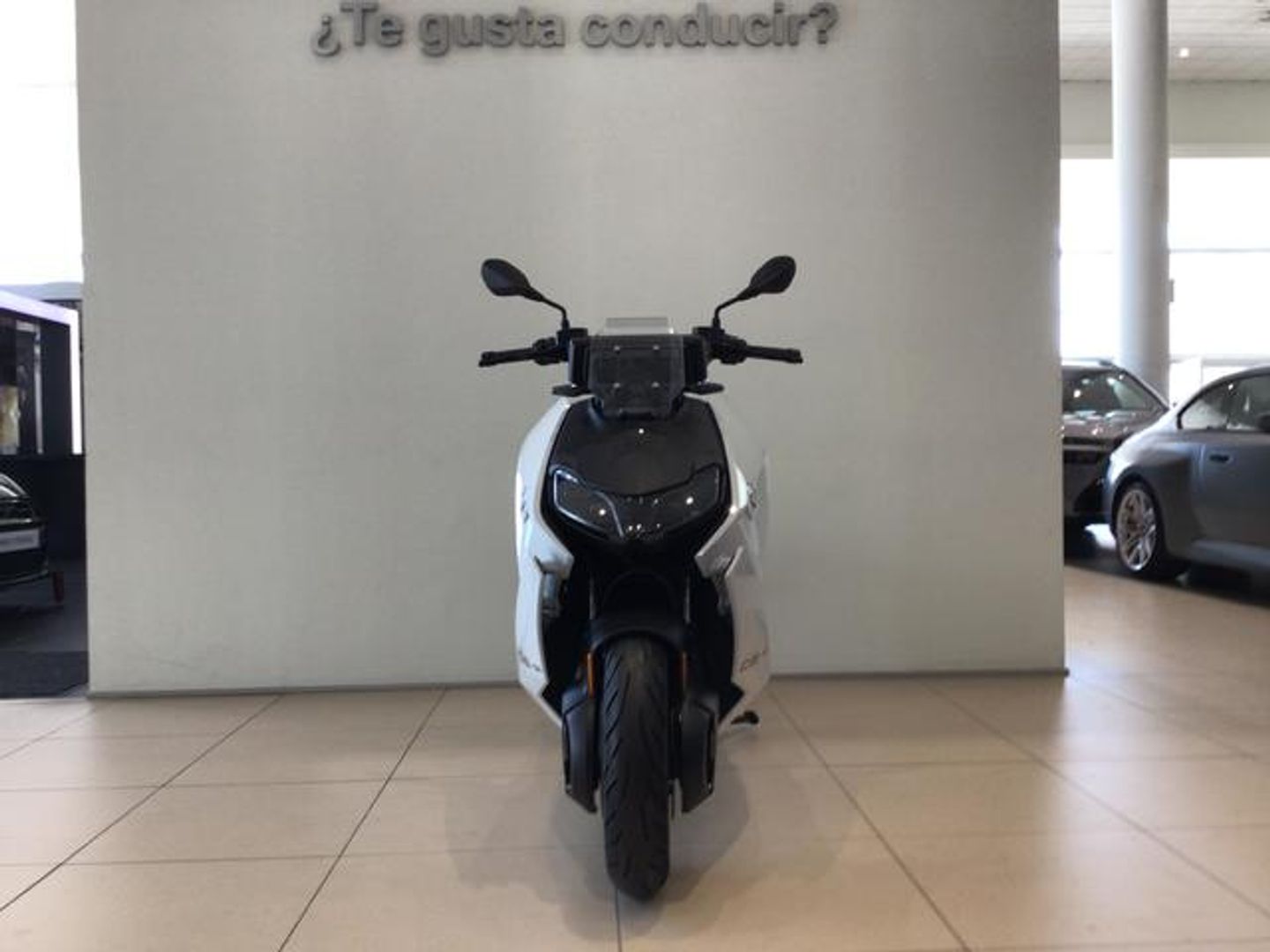 BMW Motorrad CE 04