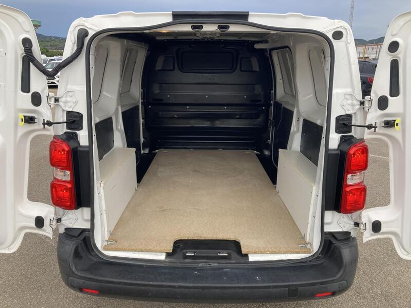 Opel Vivaro Furgon 1.5 Diesel M Standard Express 75 kW (102 CV) Blanco 