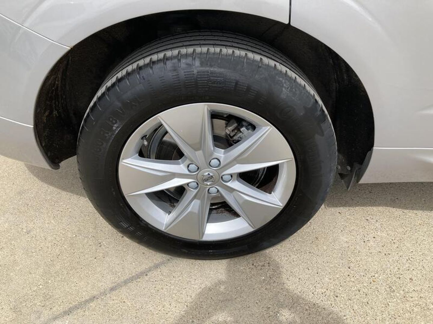 Volvo XC60 B4 D Momentum Pro Auto 145 kW (197 CV) Gris Plata SUV