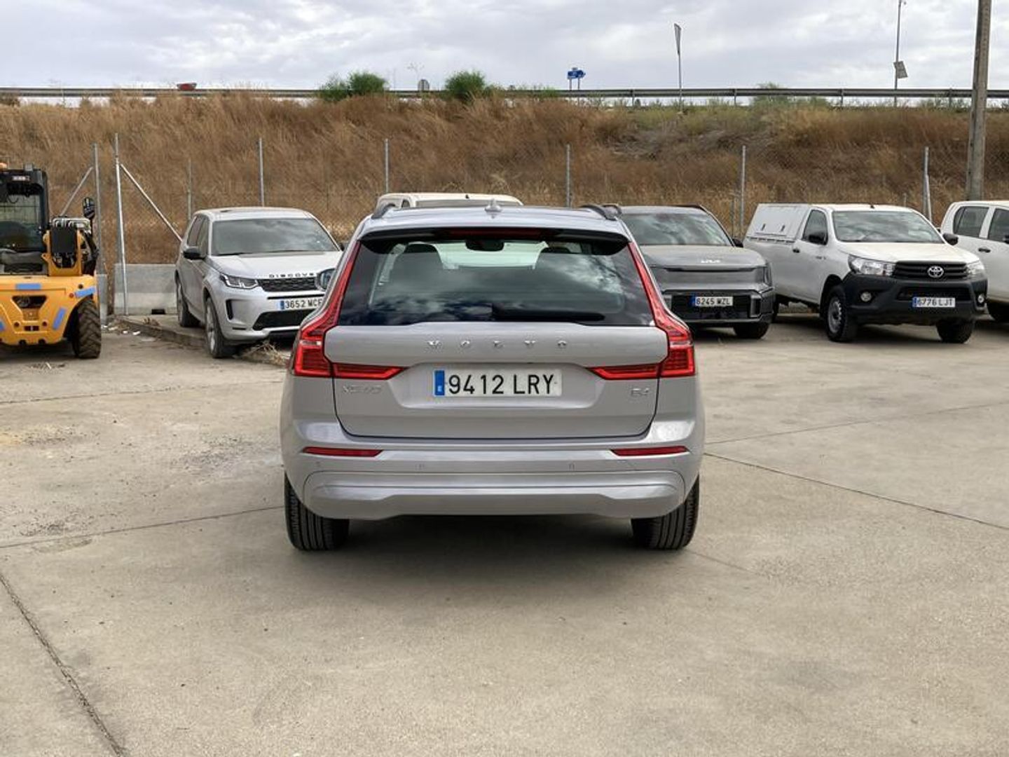 Volvo XC60 B4 D Momentum Pro Auto 145 kW (197 CV) Gris Plata SUV