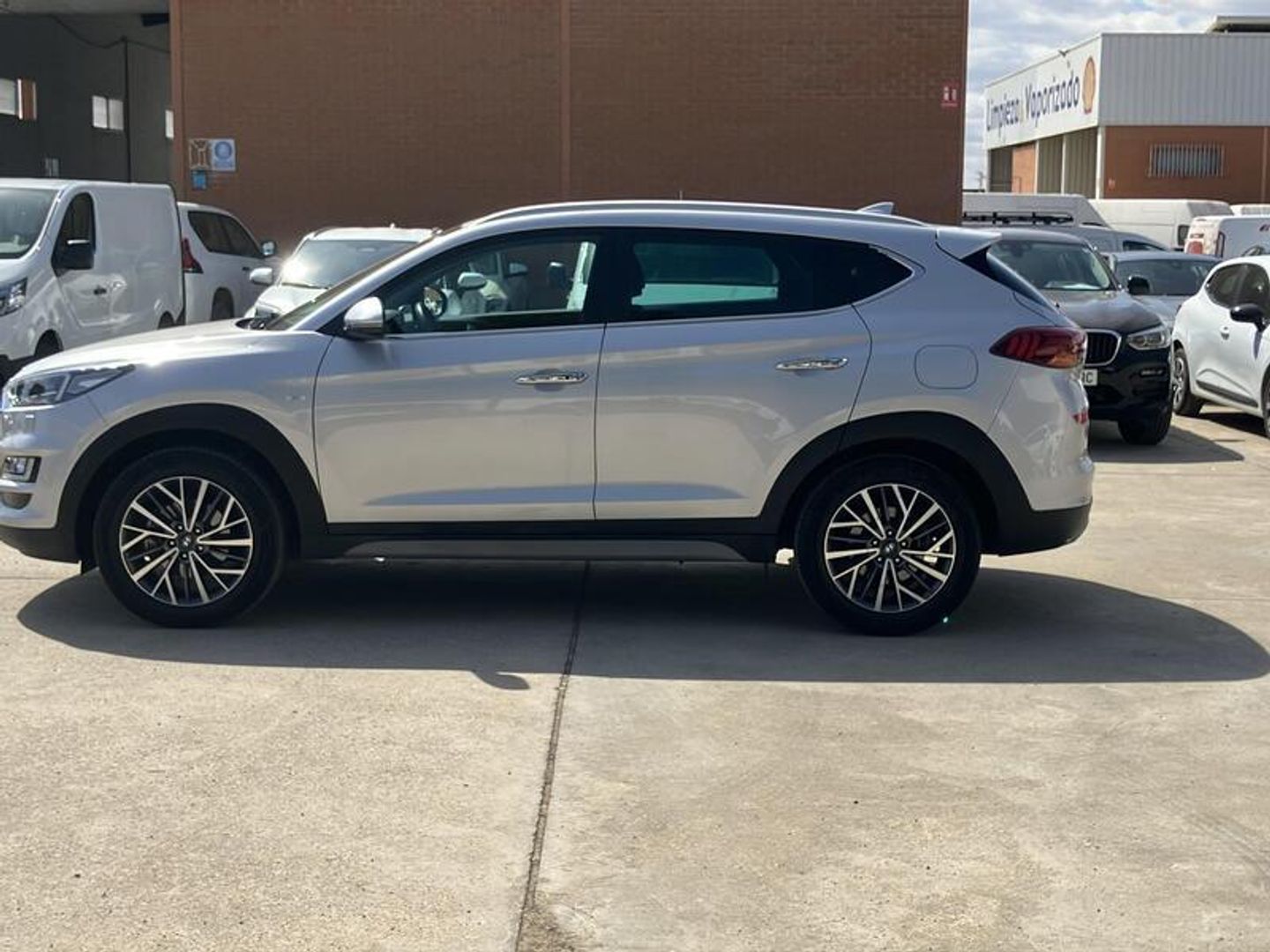 Hyundai Tucson 1.6 CRDI 48V Tecno 4X2 85 kW (116 CV) Gris Plata SUV