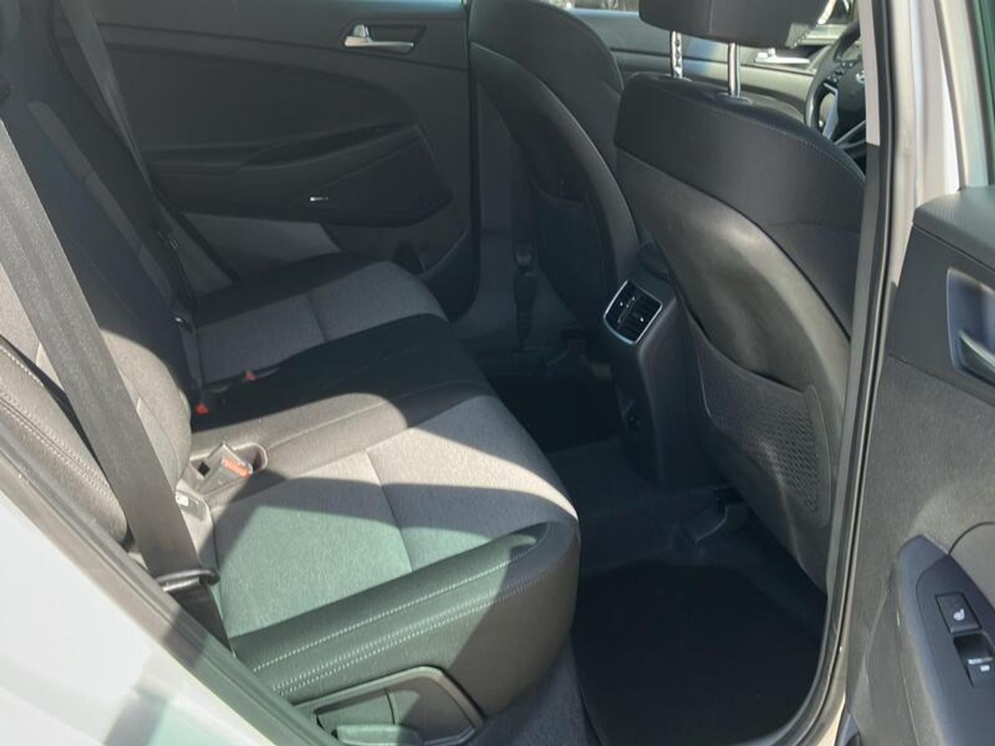 Hyundai Tucson 1.6 CRDI 48V Tecno 4X2 85 kW (116 CV) Gris Plata SUV