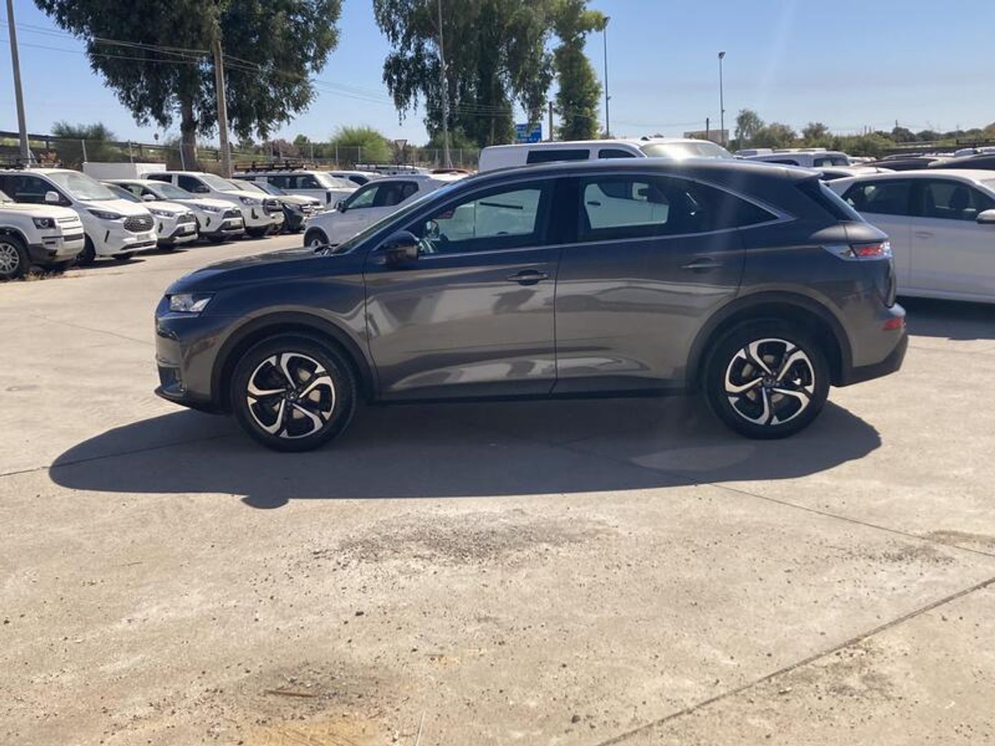 DS DS7 Crossback BlueHDi 130 Bastille Auto 96 kW (130 CV) Gris 