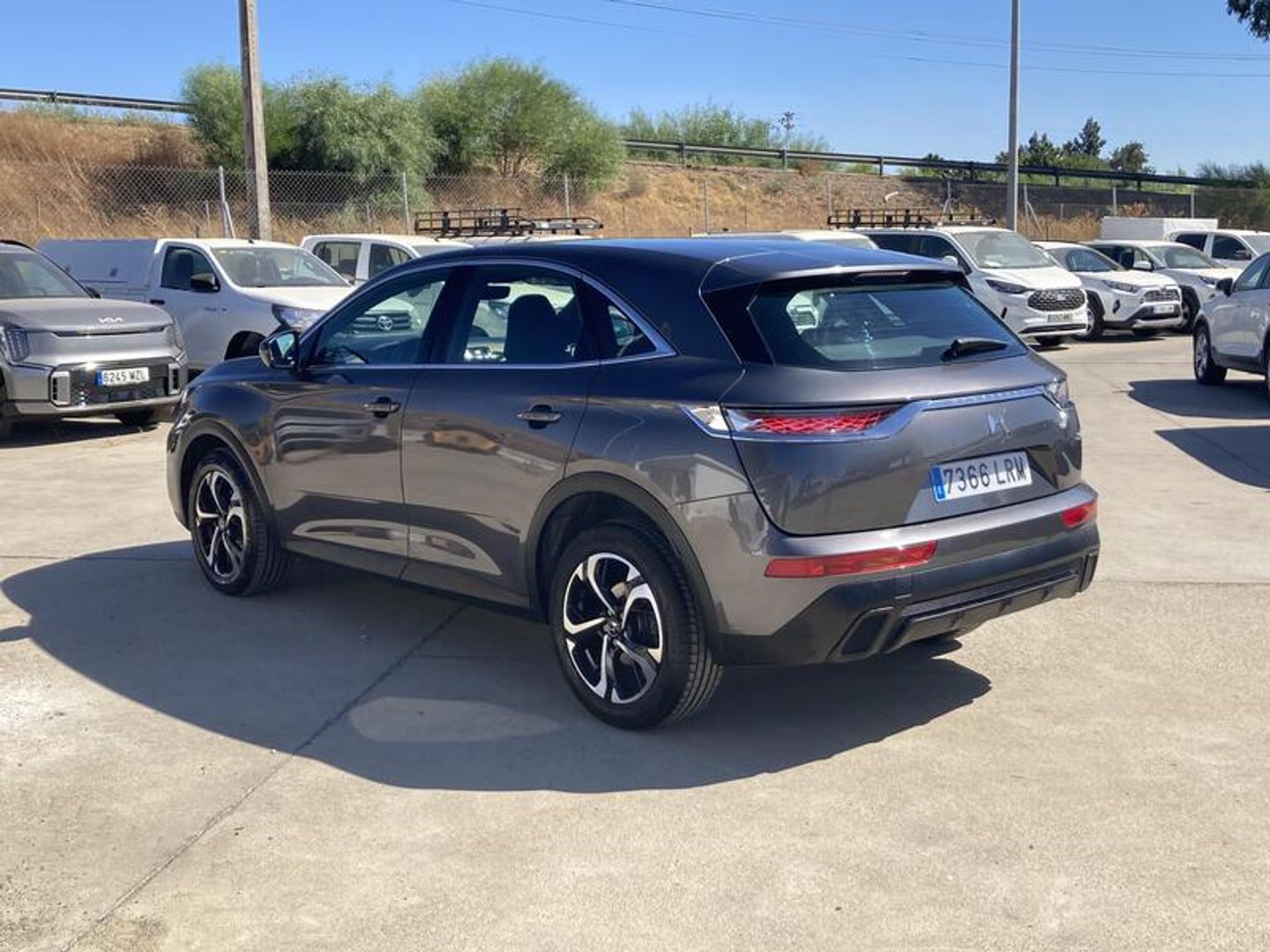 DS DS7 Crossback BlueHDi 130 Bastille Auto 96 kW (130 CV) Gris 