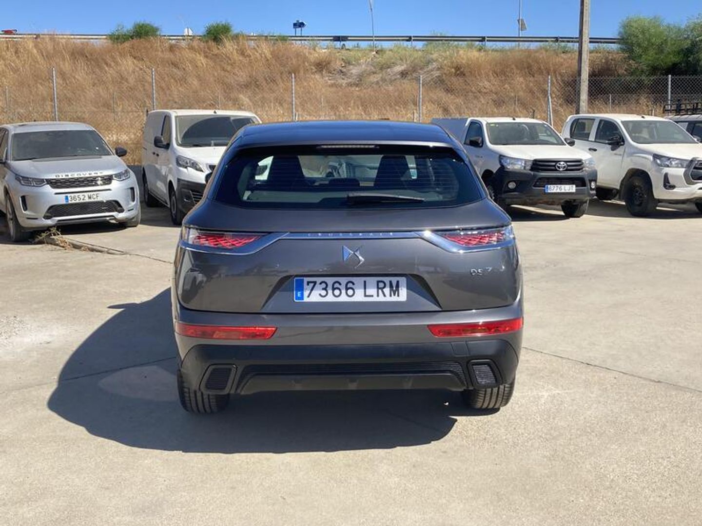 DS DS7 Crossback BlueHDi 130 Bastille Auto 96 kW (130 CV) Gris 