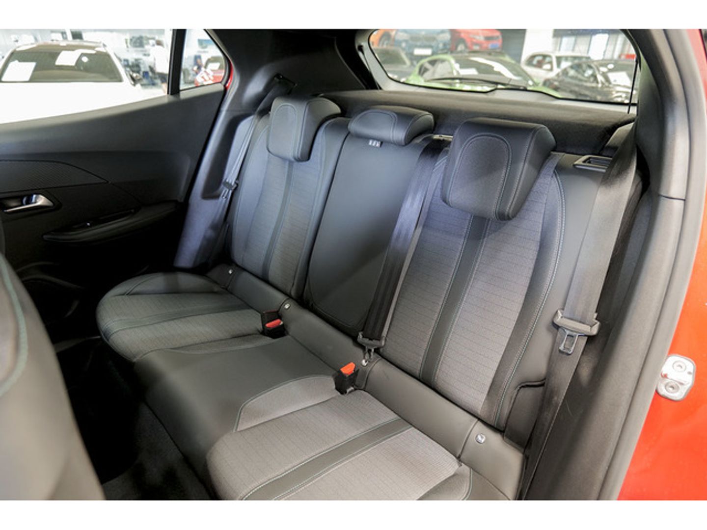 Peugeot 2008 BlueHDi 130 S&S Allure Pack EAT8 96 kW (130 CV)