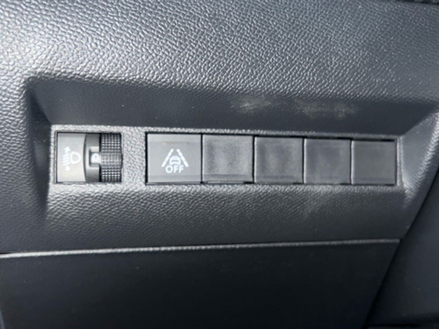Peugeot 208 PureTech 100 Active Pack 75 kW (100 CV) Negro Compact