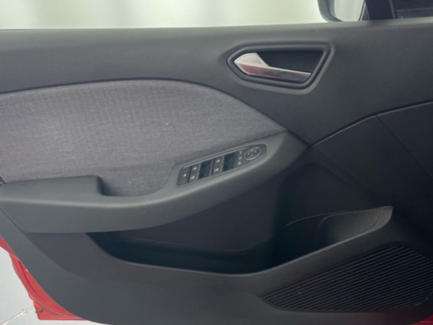 Renault Clio Techno TCe 66 kW (90 CV) Rojo Sedan