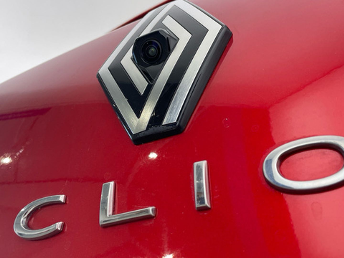 Renault Clio Techno TCe 66 kW (90 CV) Rojo Sedan