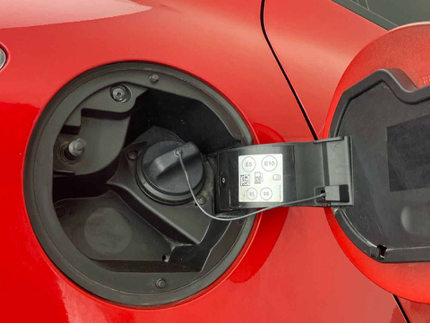 Renault Clio Techno TCe 66 kW (90 CV) Rojo Sedan