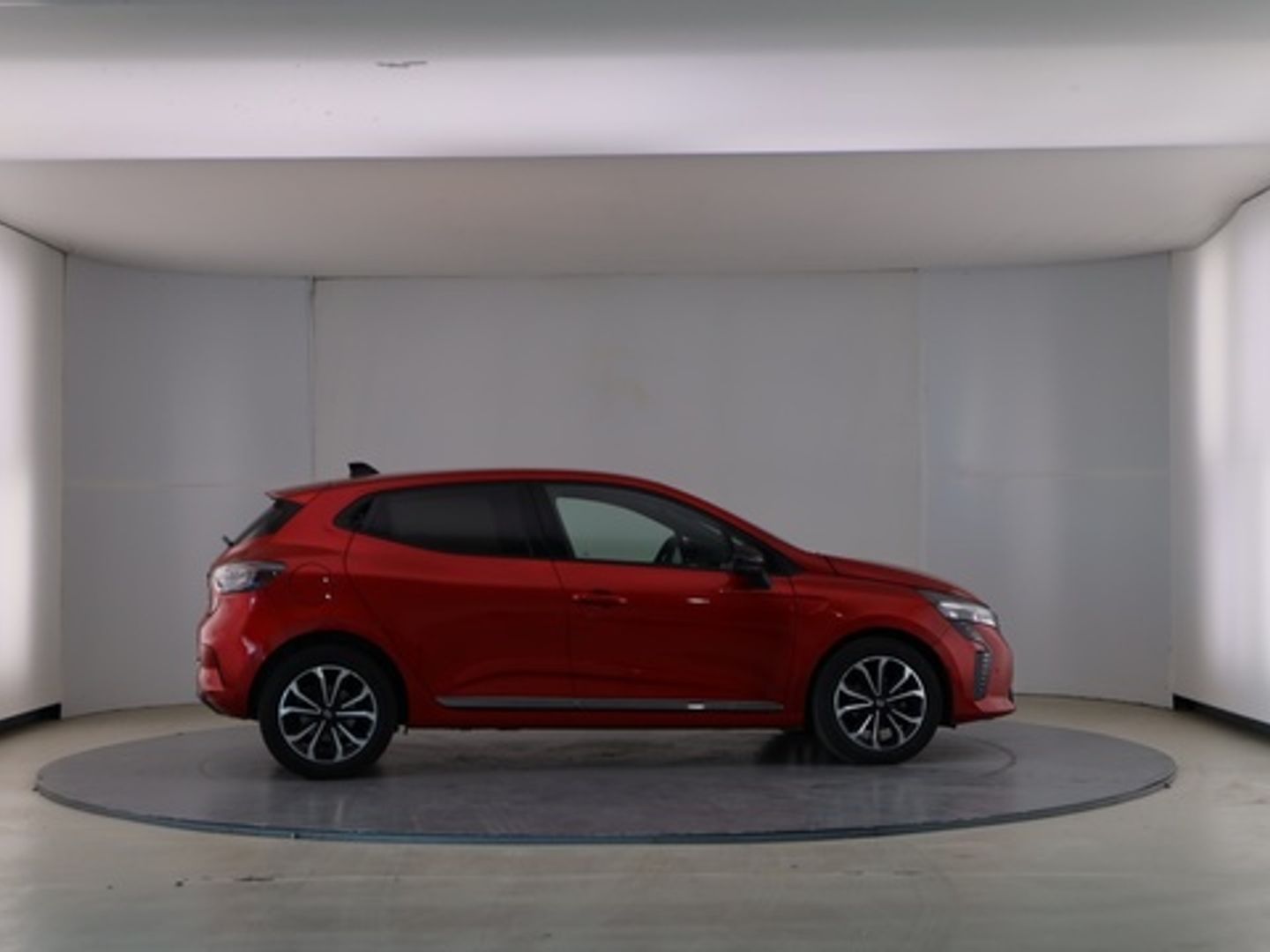 Renault Clio Techno TCe 66 kW (90 CV) Rojo Sedan
