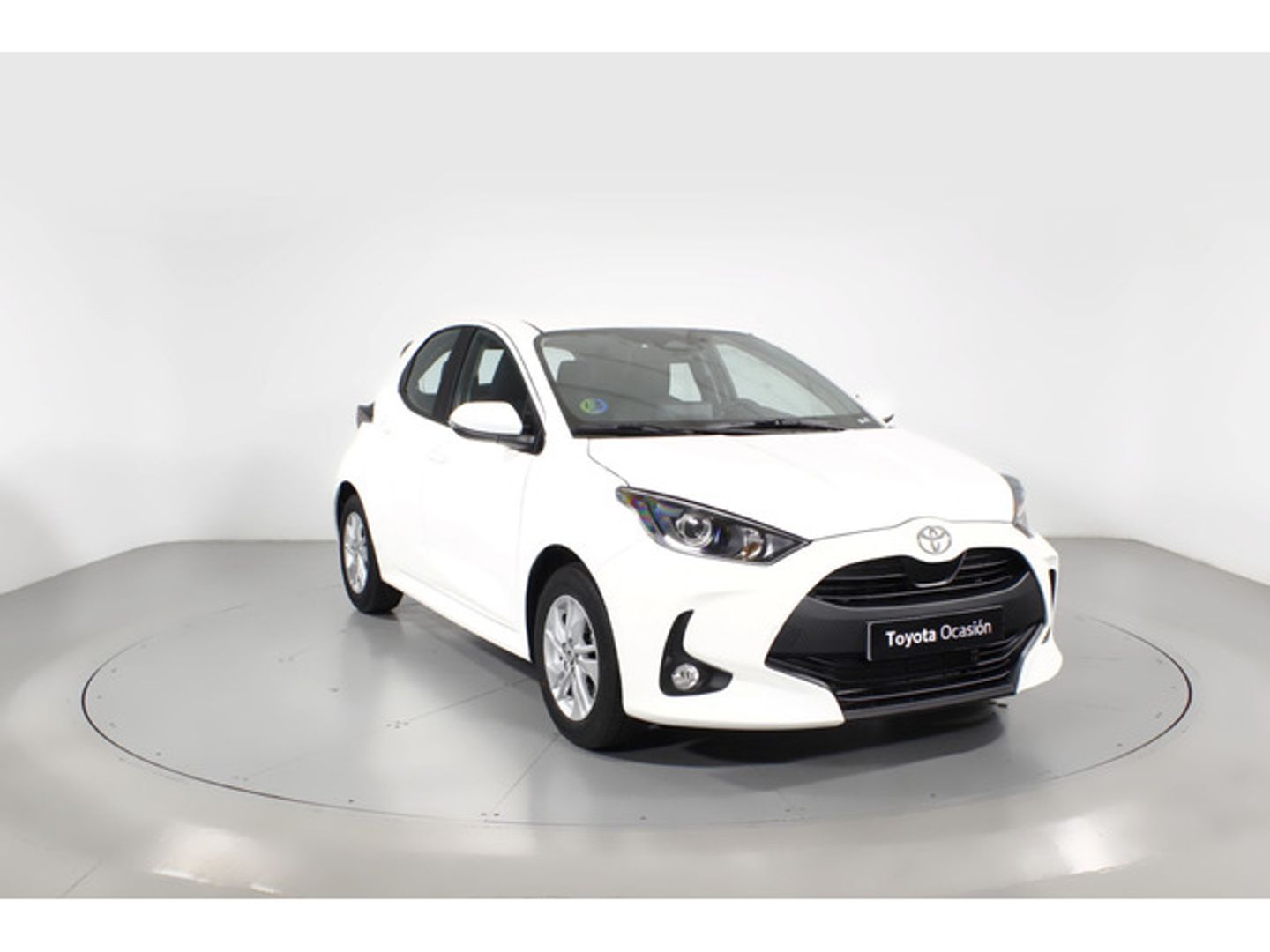 Toyota Yaris 120H Business Plus 85 kW (116 CV) Blanco Compact