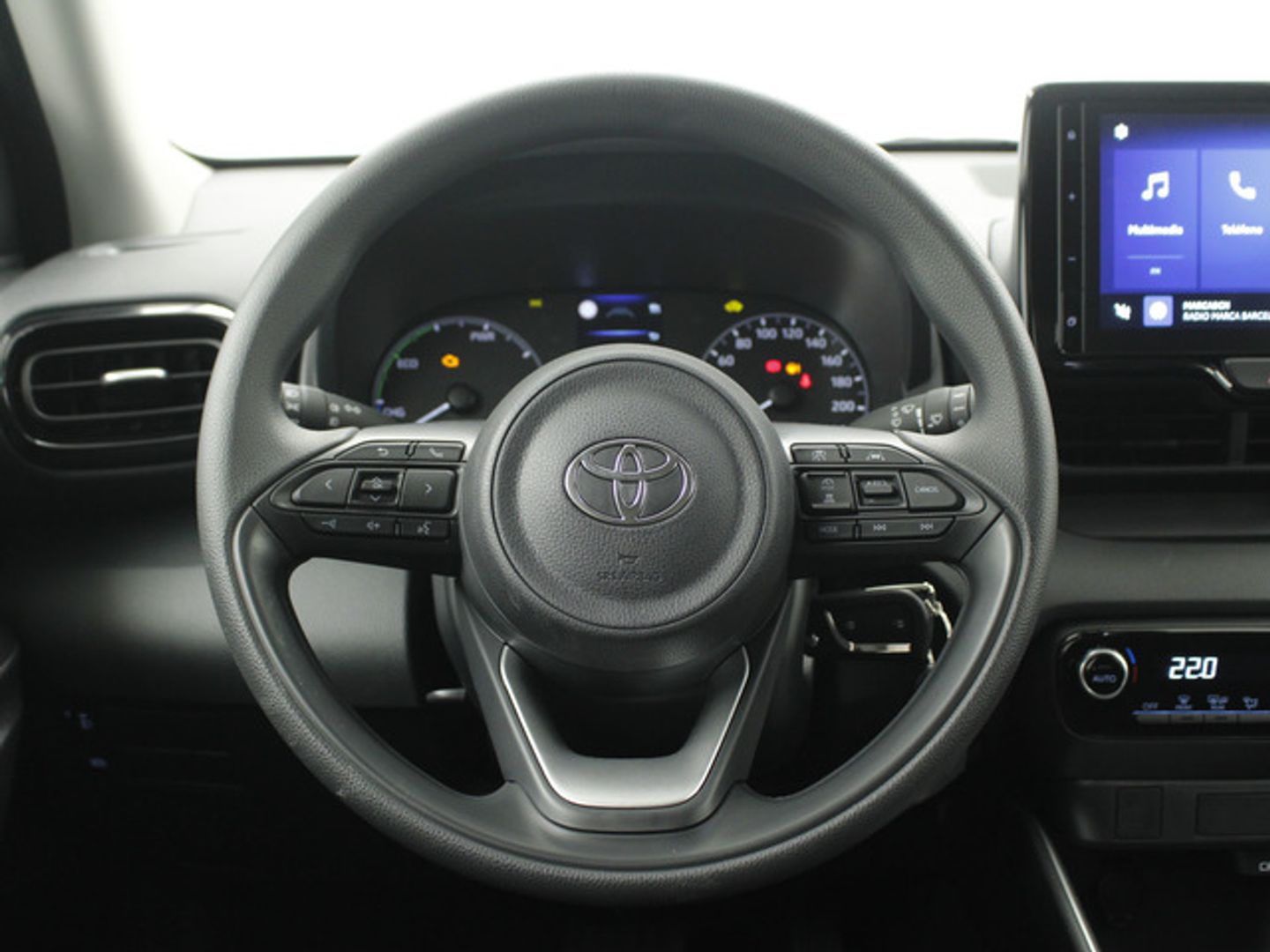 Toyota Yaris 120H Business Plus 85 kW (116 CV) Blanco Compact