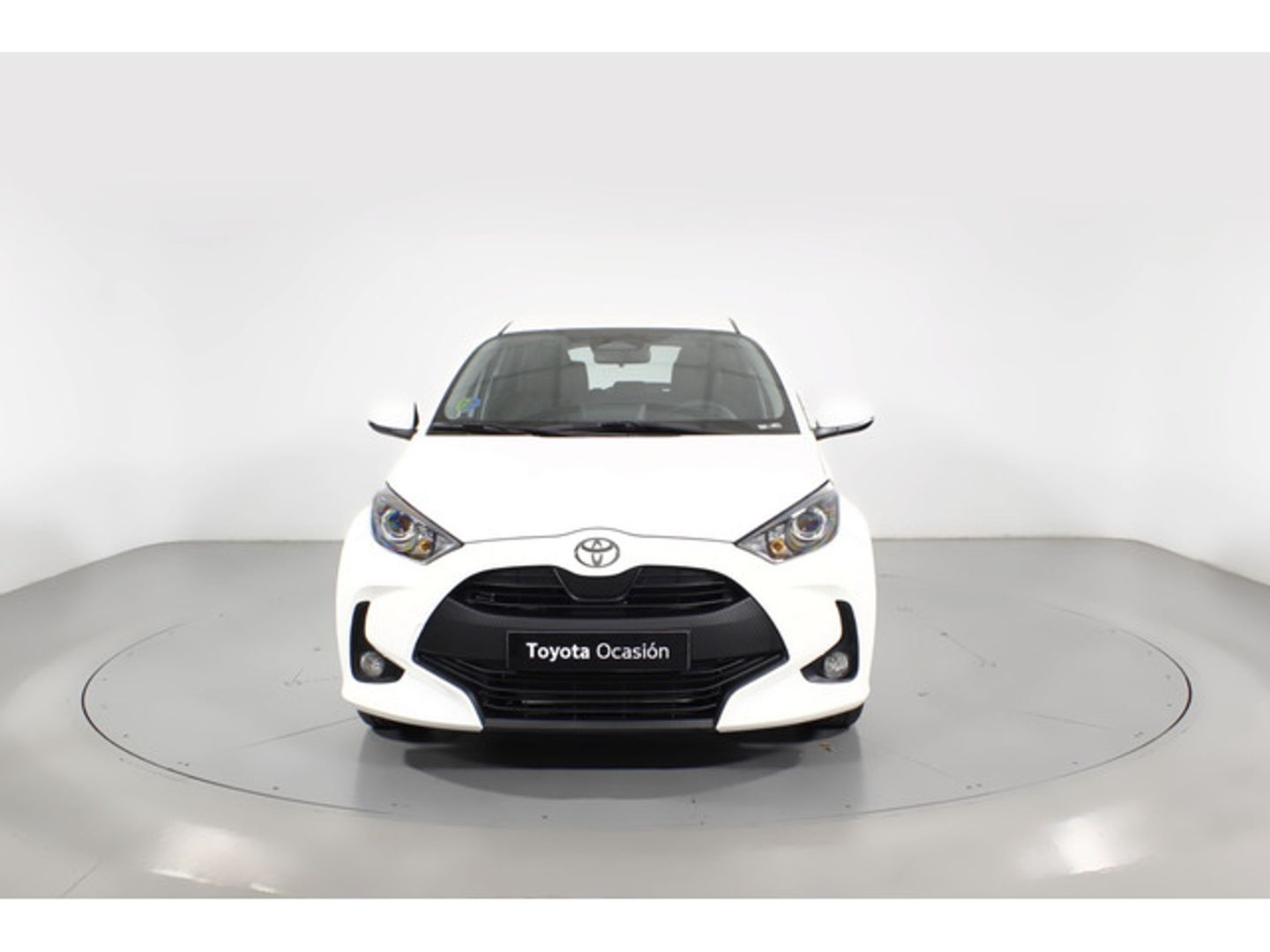 Toyota Yaris 120H Business Plus 85 kW (116 CV) Blanco Compact