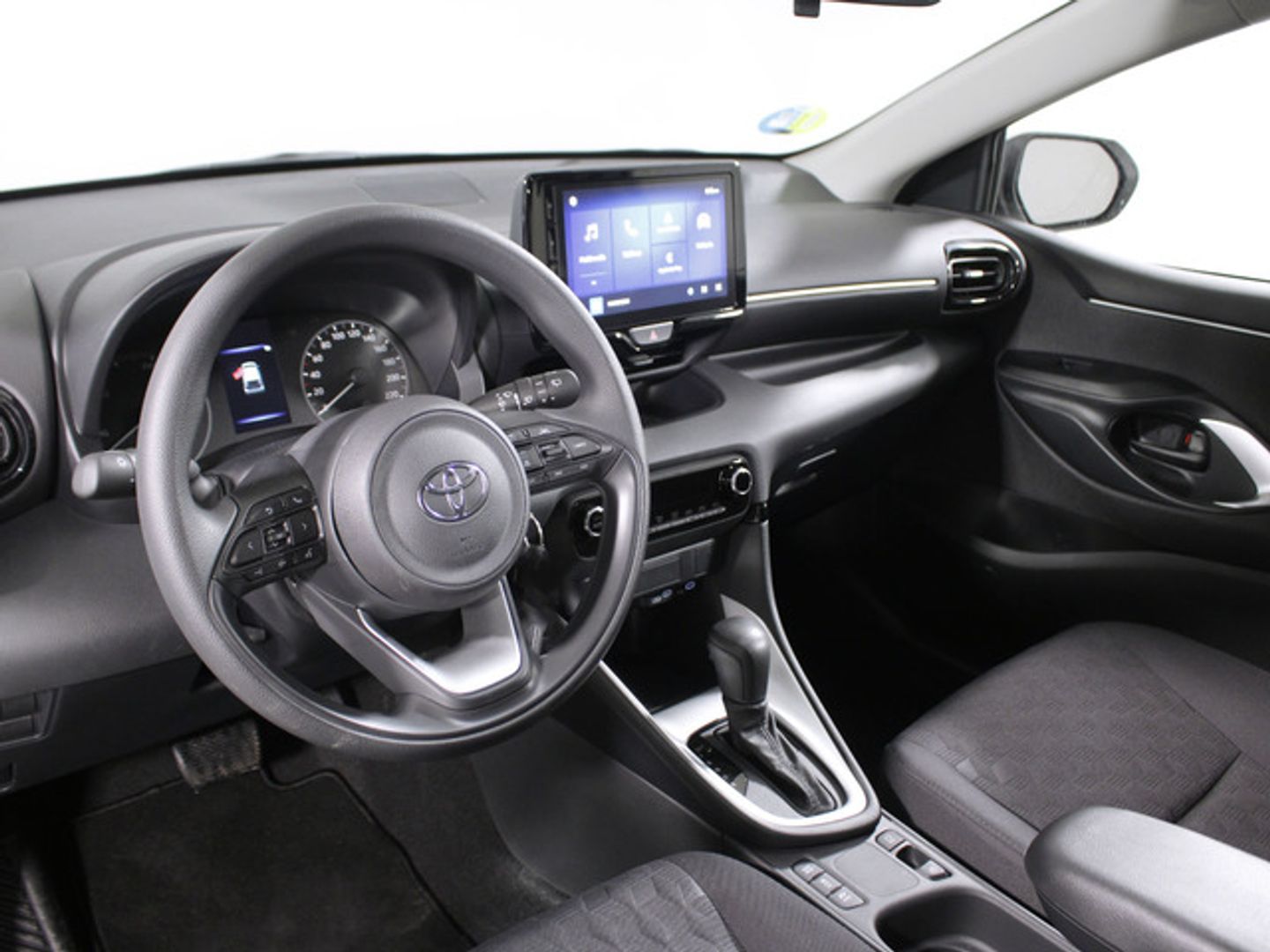 Toyota Yaris 120H Business Plus 85 kW (116 CV) Blanco Compact