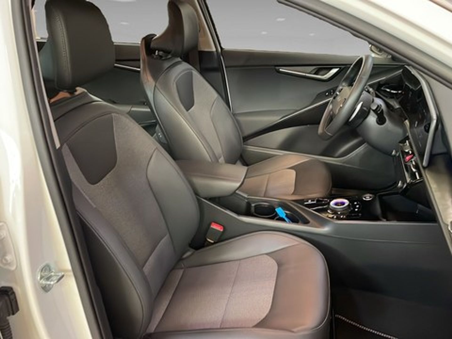 Kia Niro 1.6 GDi PHEV Drive 135 kW (183 CV) Blanco Sedan