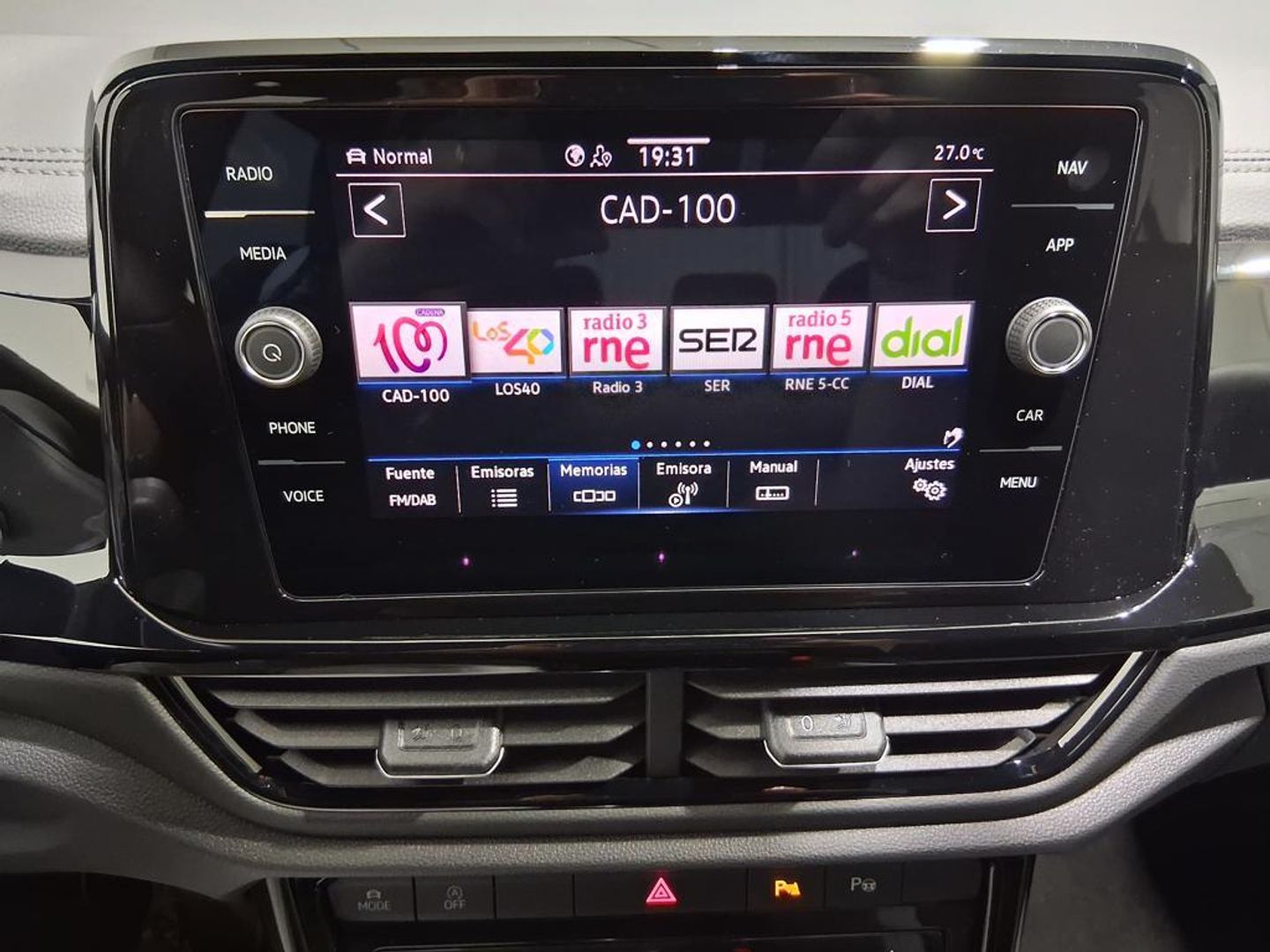 Volkswagen T-Roc R-Line 1.0 TSI 85 kW (116 CV) Beige All Terrain / Pick-up