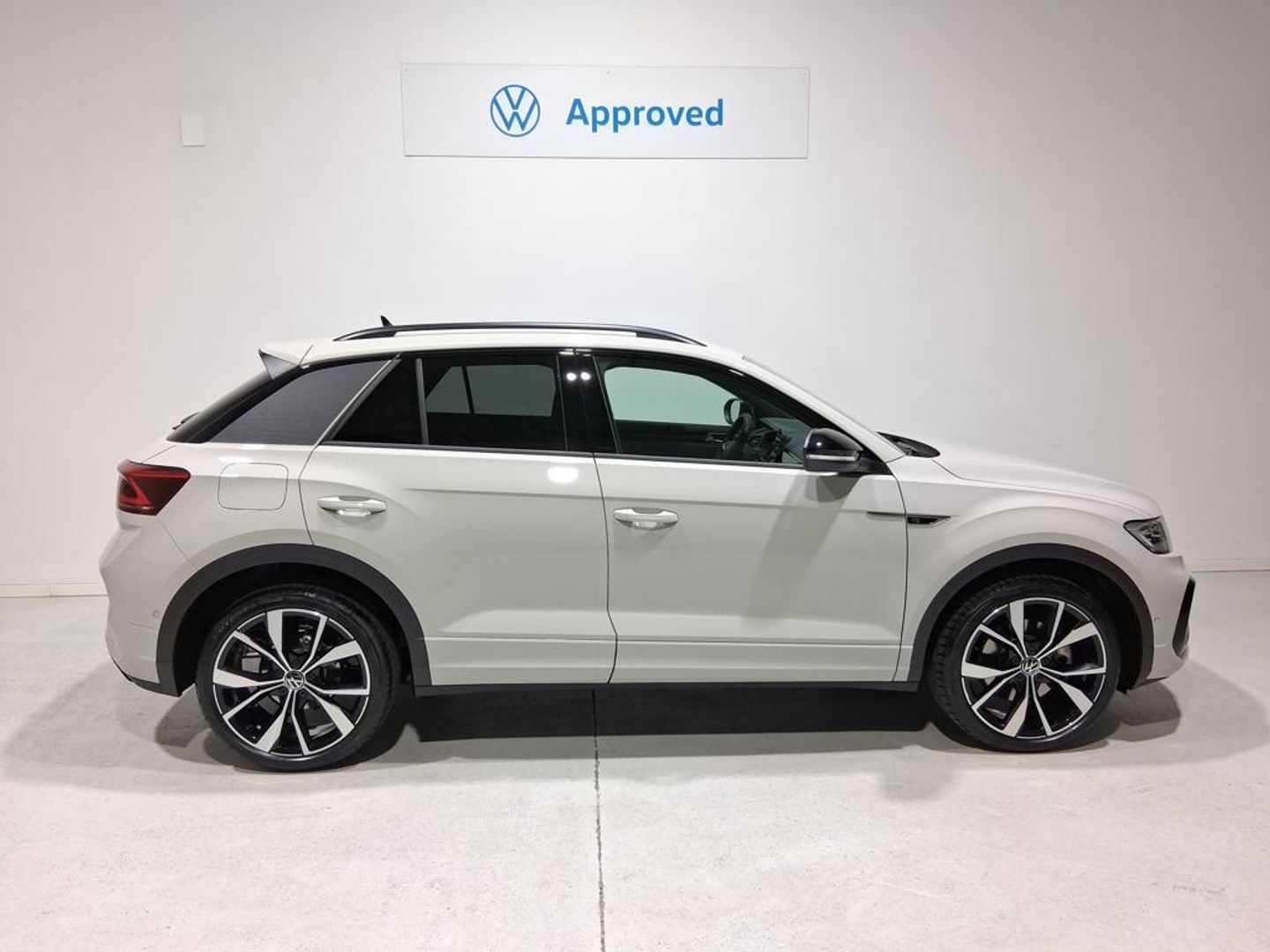 Volkswagen T-Roc R-Line 1.0 TSI 85 kW (116 CV) Beige All Terrain / Pick-up