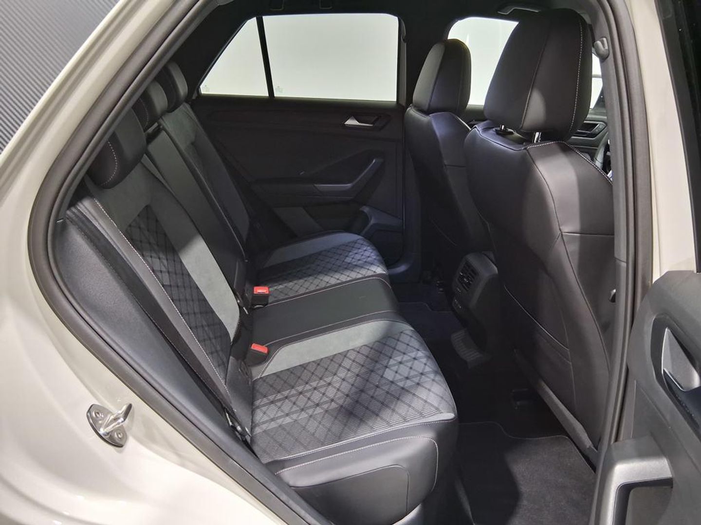 Volkswagen T-Roc R-Line 1.0 TSI 85 kW (116 CV) Beige All Terrain / Pick-up