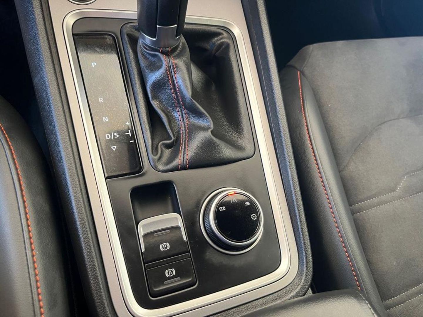 SEAT Ateca 1.5 TSI S&S FR Special Edition DSG 110 kW (150 CV) Gris All Terrain / Pick-up